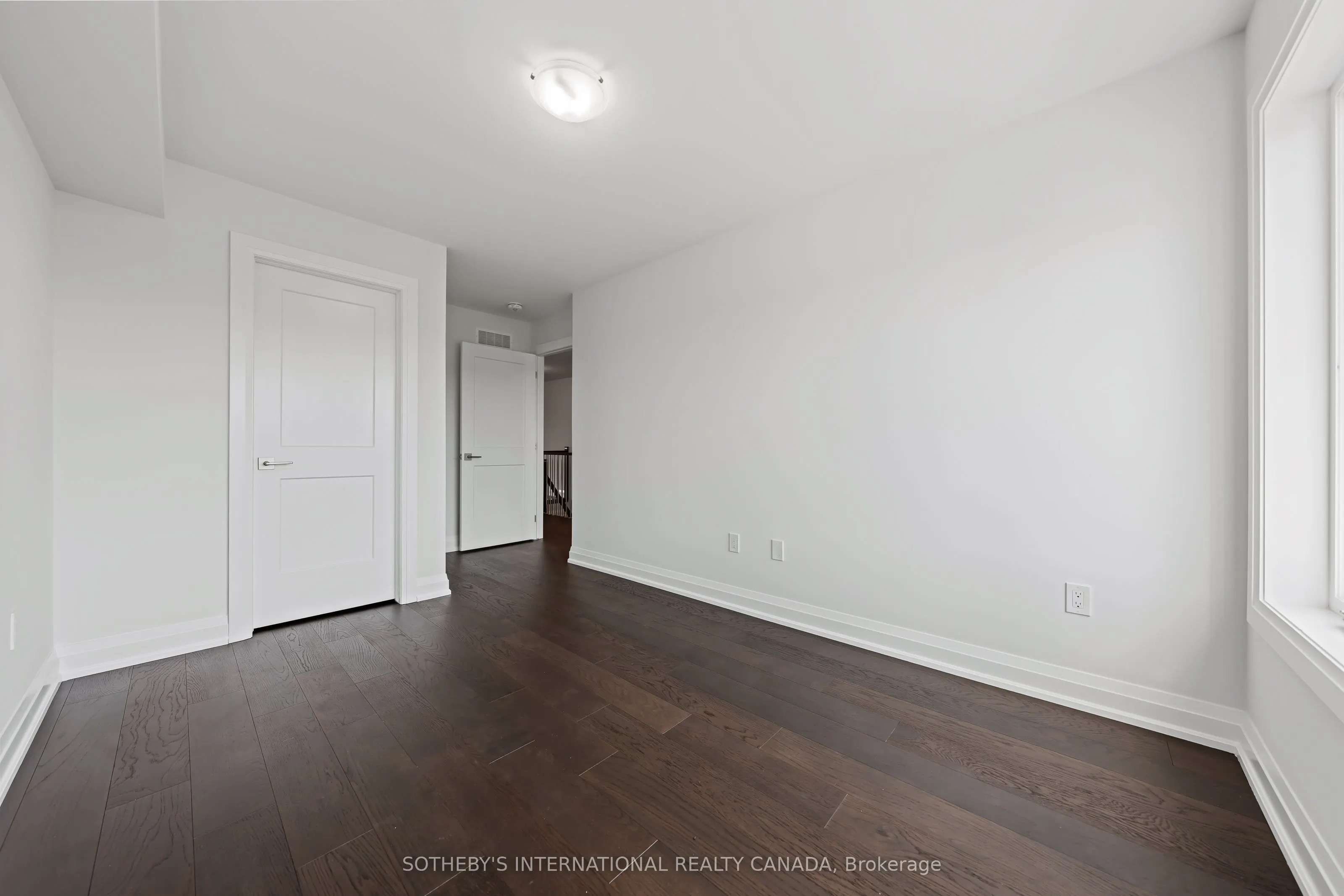 675 Victoria Road N, #23