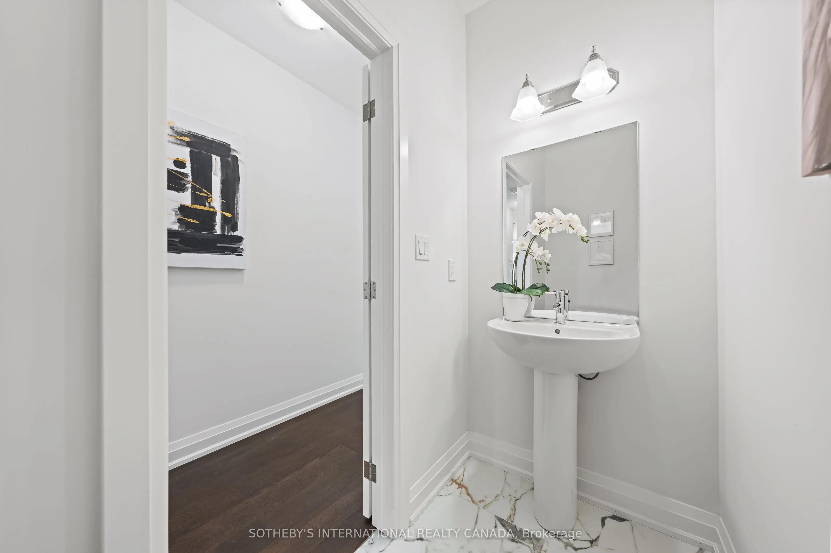 675 Victoria Road N, #23