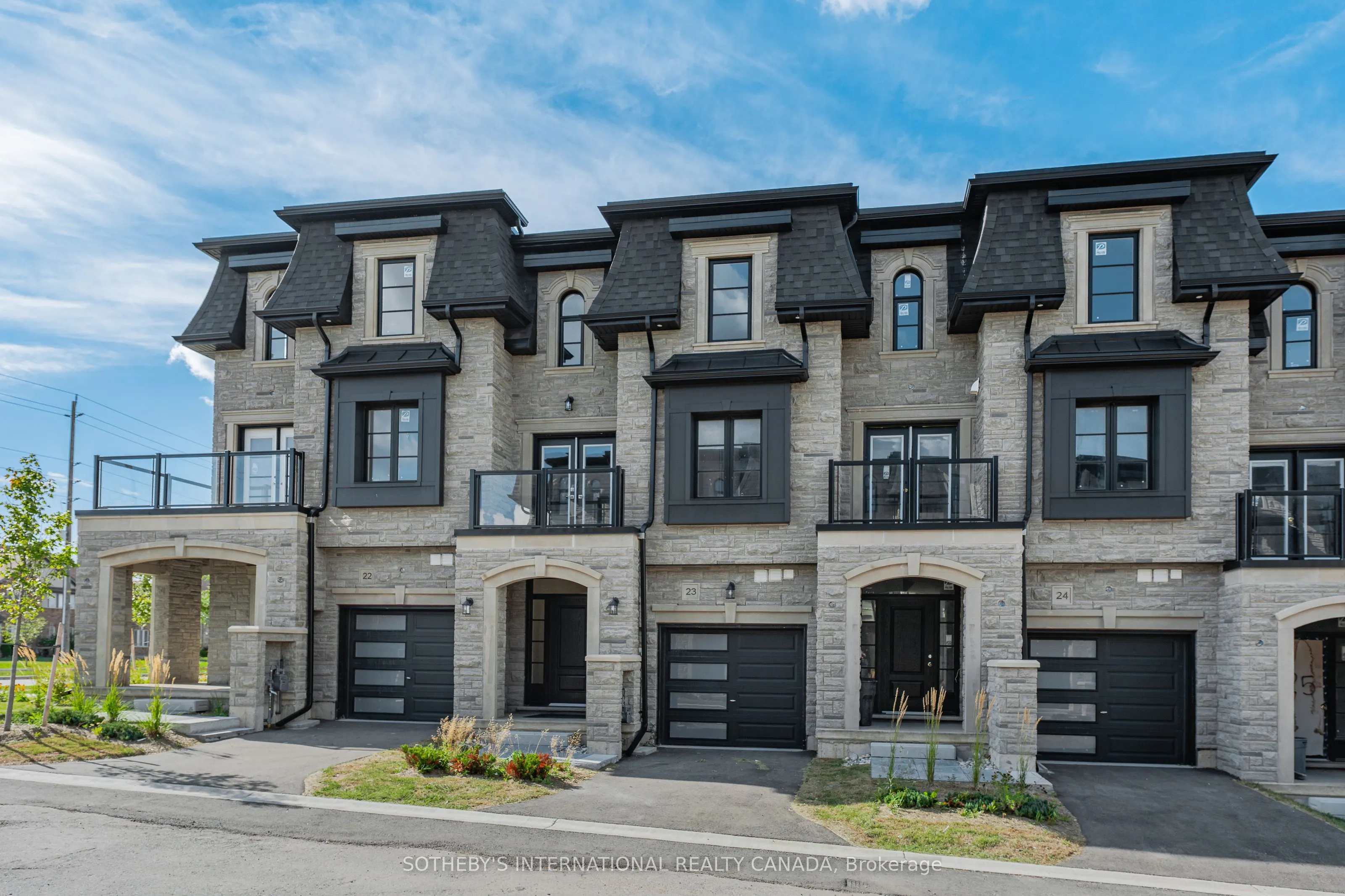 675 Victoria Road N, #23