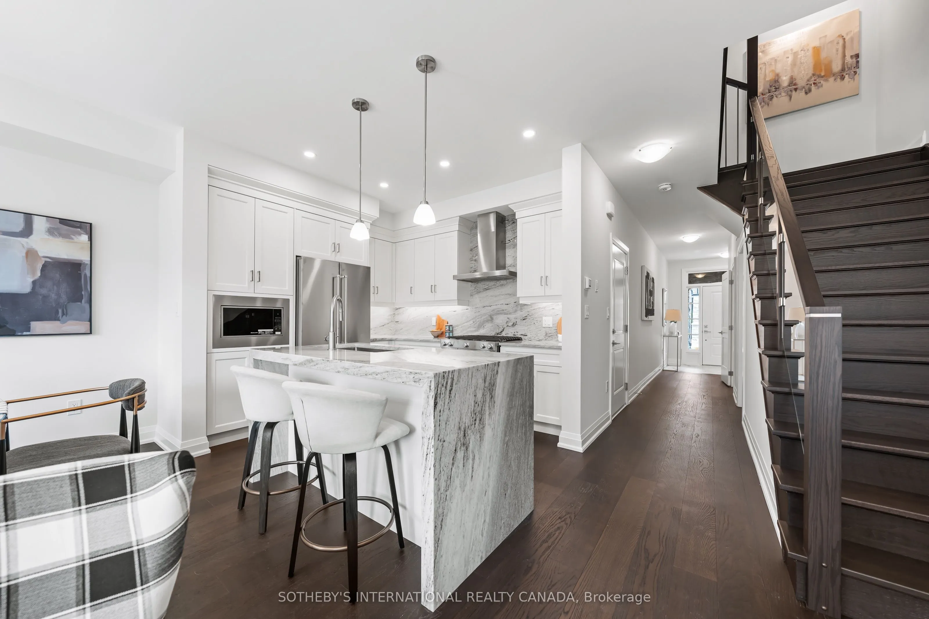 675 Victoria Road N, #23