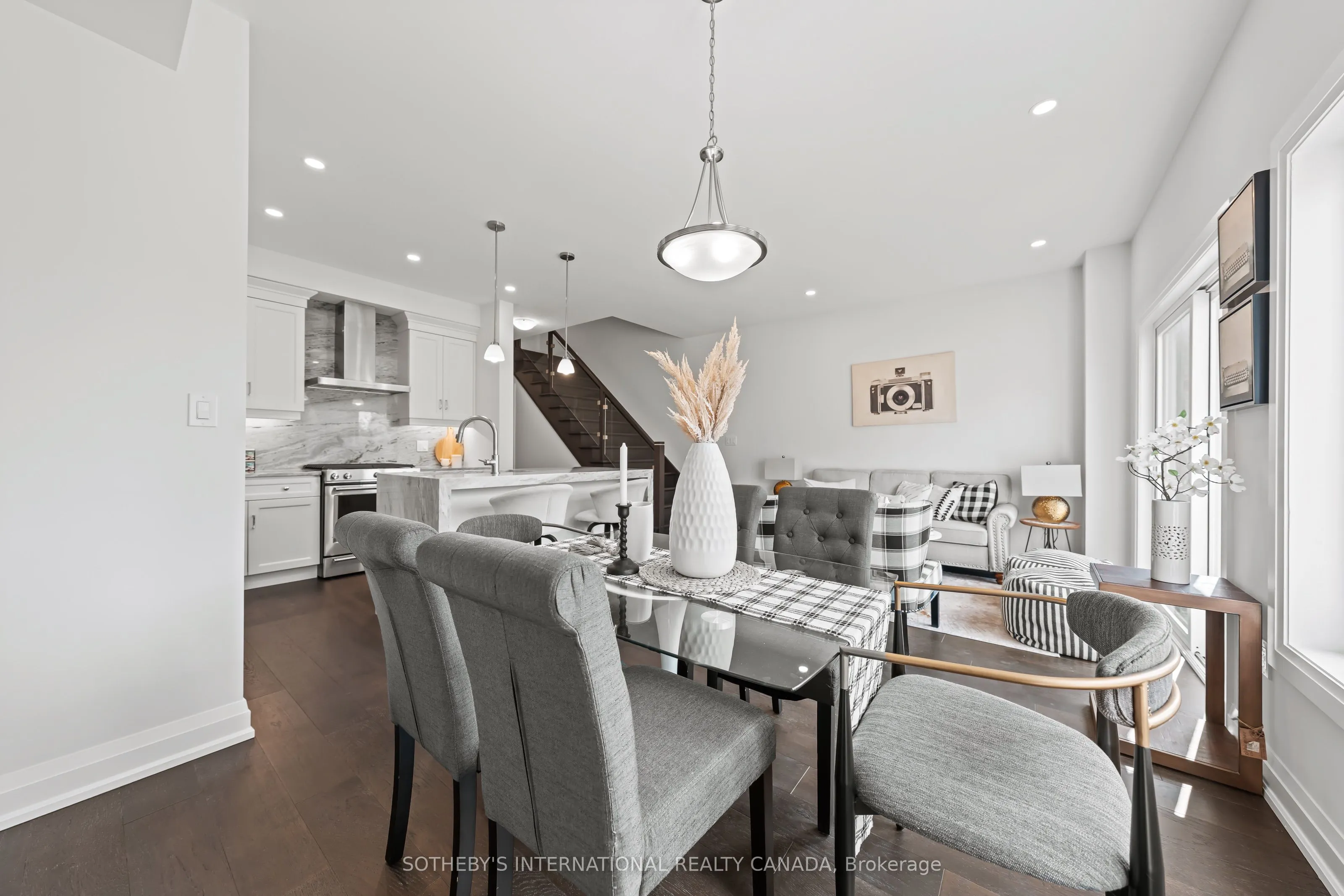 675 Victoria Road N, #23