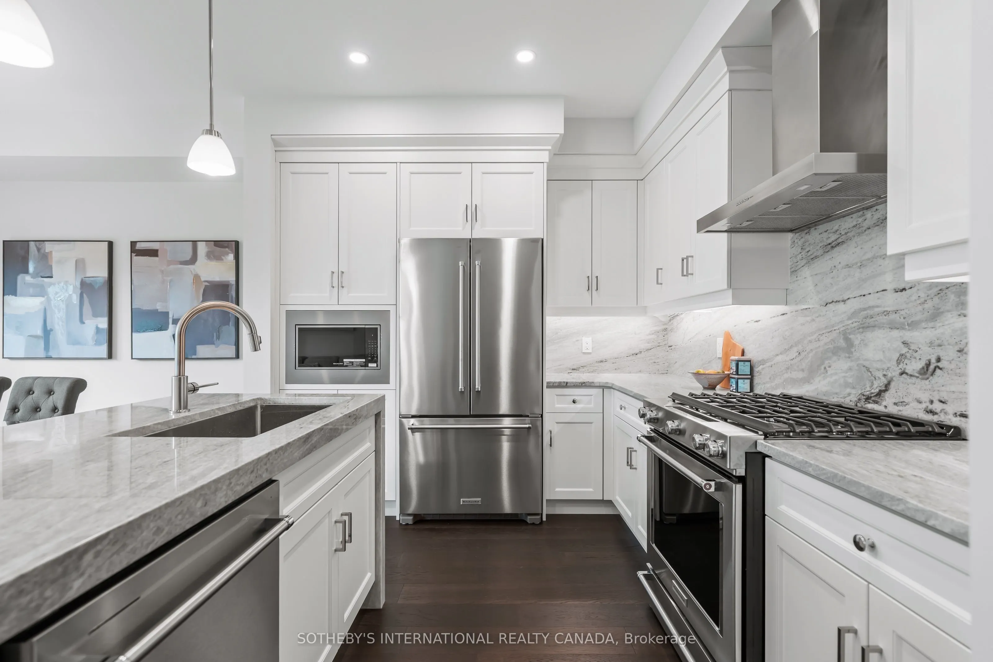 675 Victoria Road N, #23
