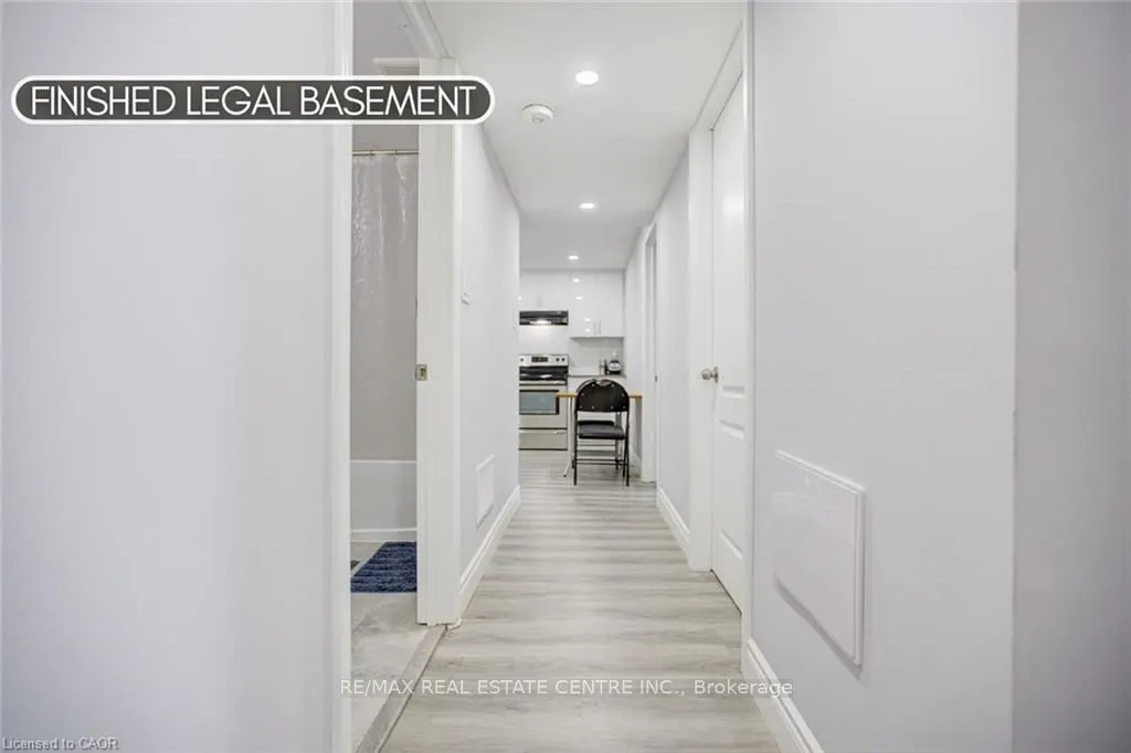 21 Sandsprings Crescent, #(Basement)