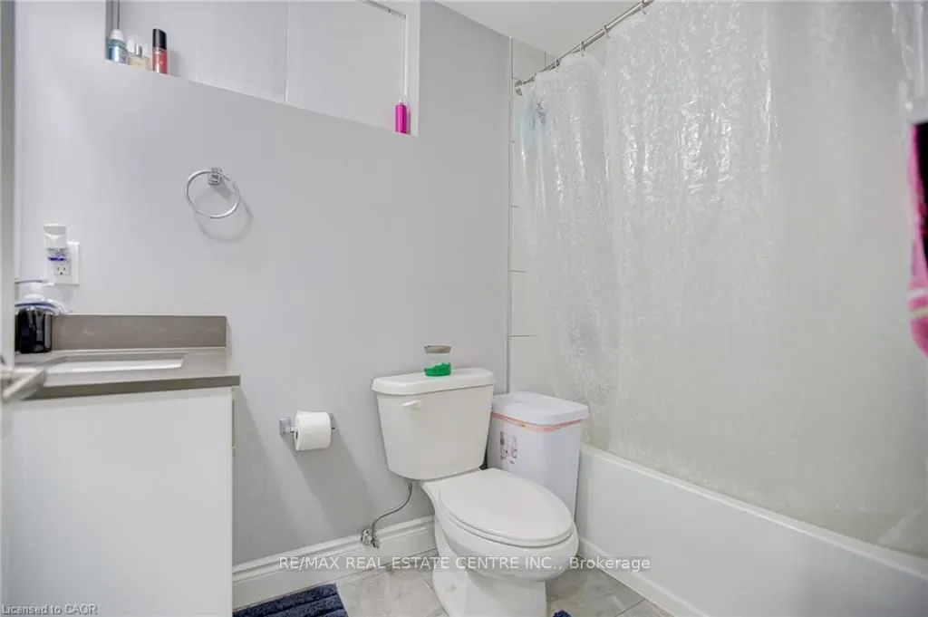 21 Sandsprings Crescent, #(Basement)