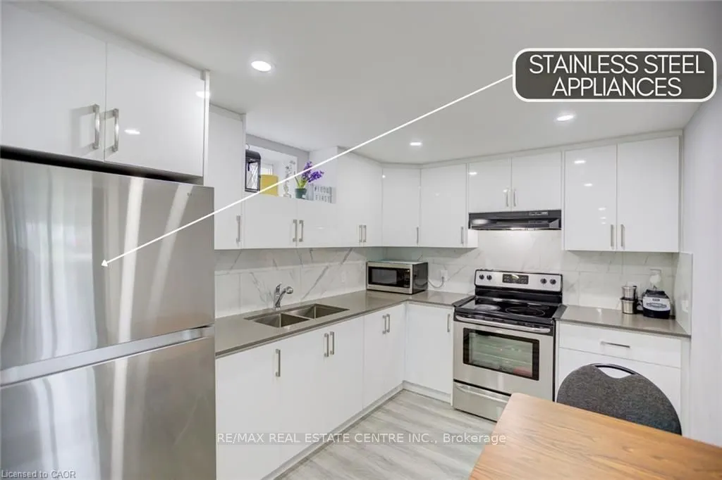 21 Sandsprings Crescent, #(Basement)