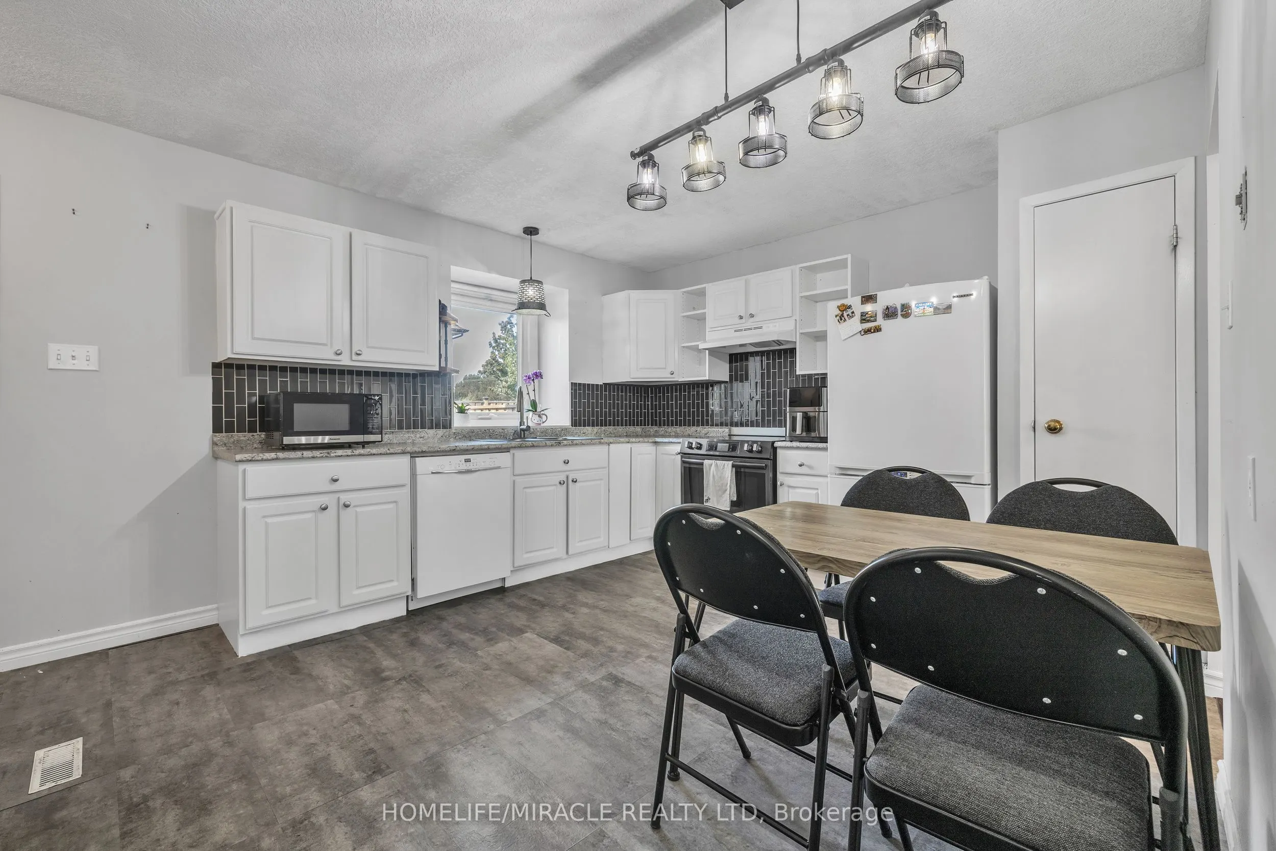 259 LANSDOWNE Avenue, #4