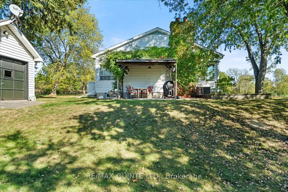 404 Bridge Street W