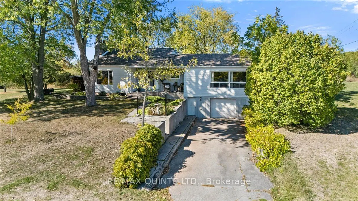 404 Bridge Street W