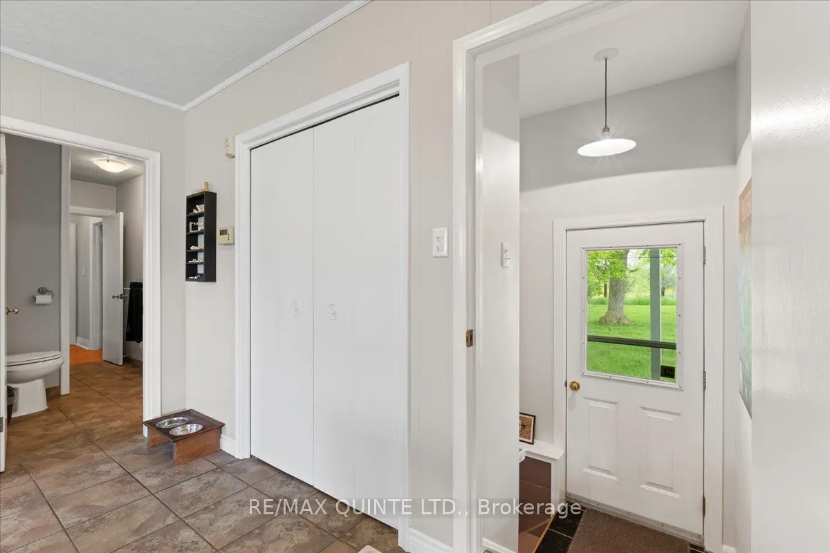 404 Bridge Street W