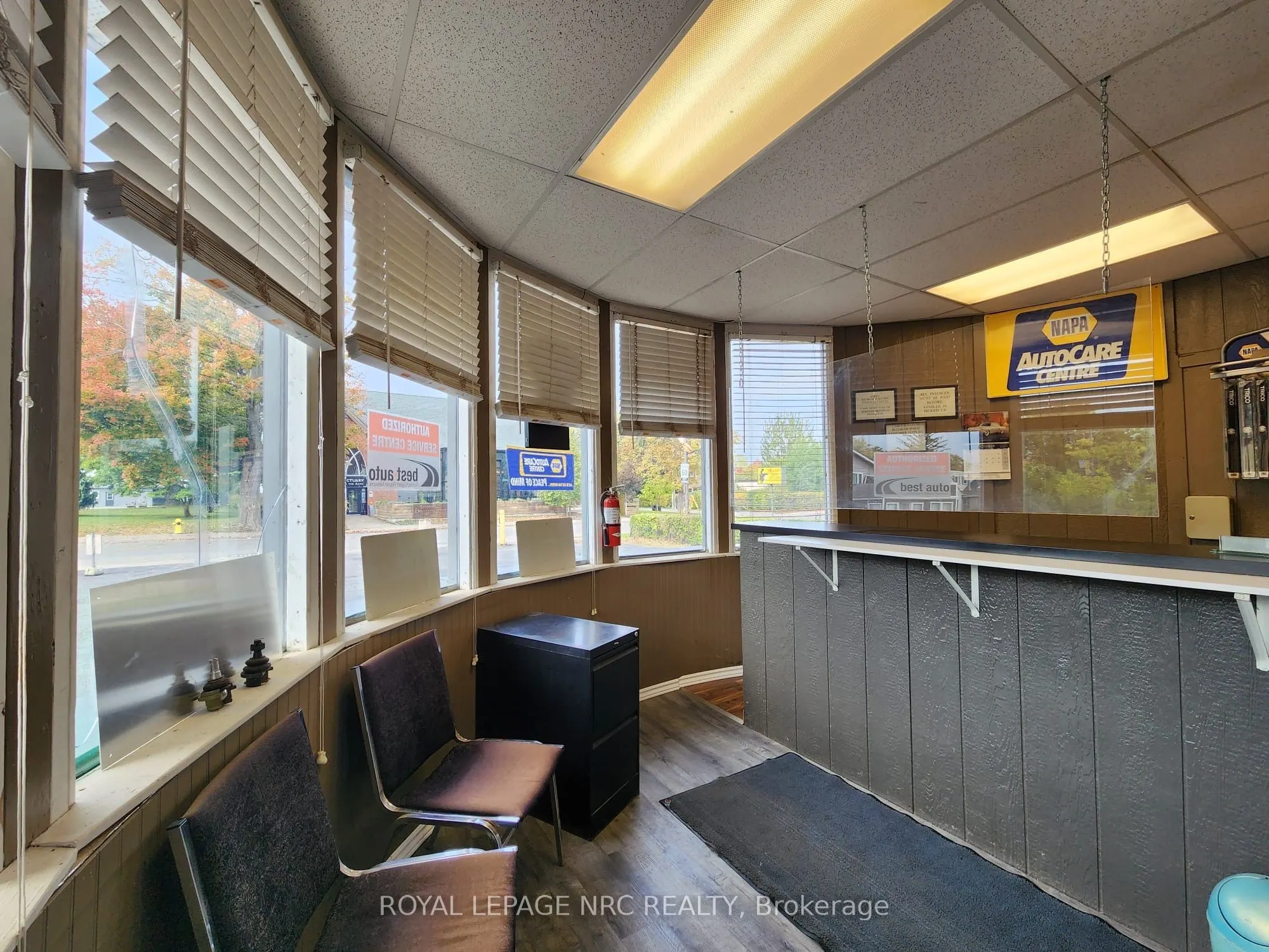 208 Ridge Road N