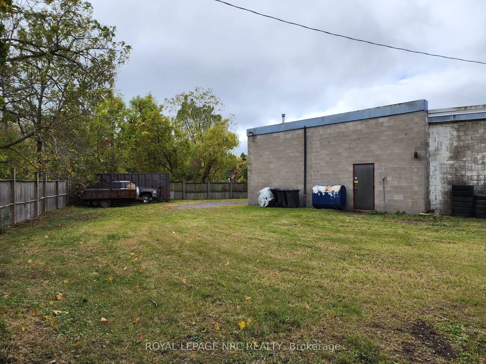 208 Ridge Road N