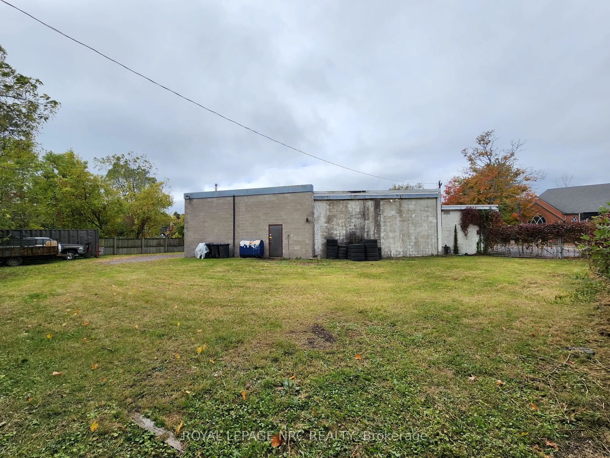 208 Ridge Road N