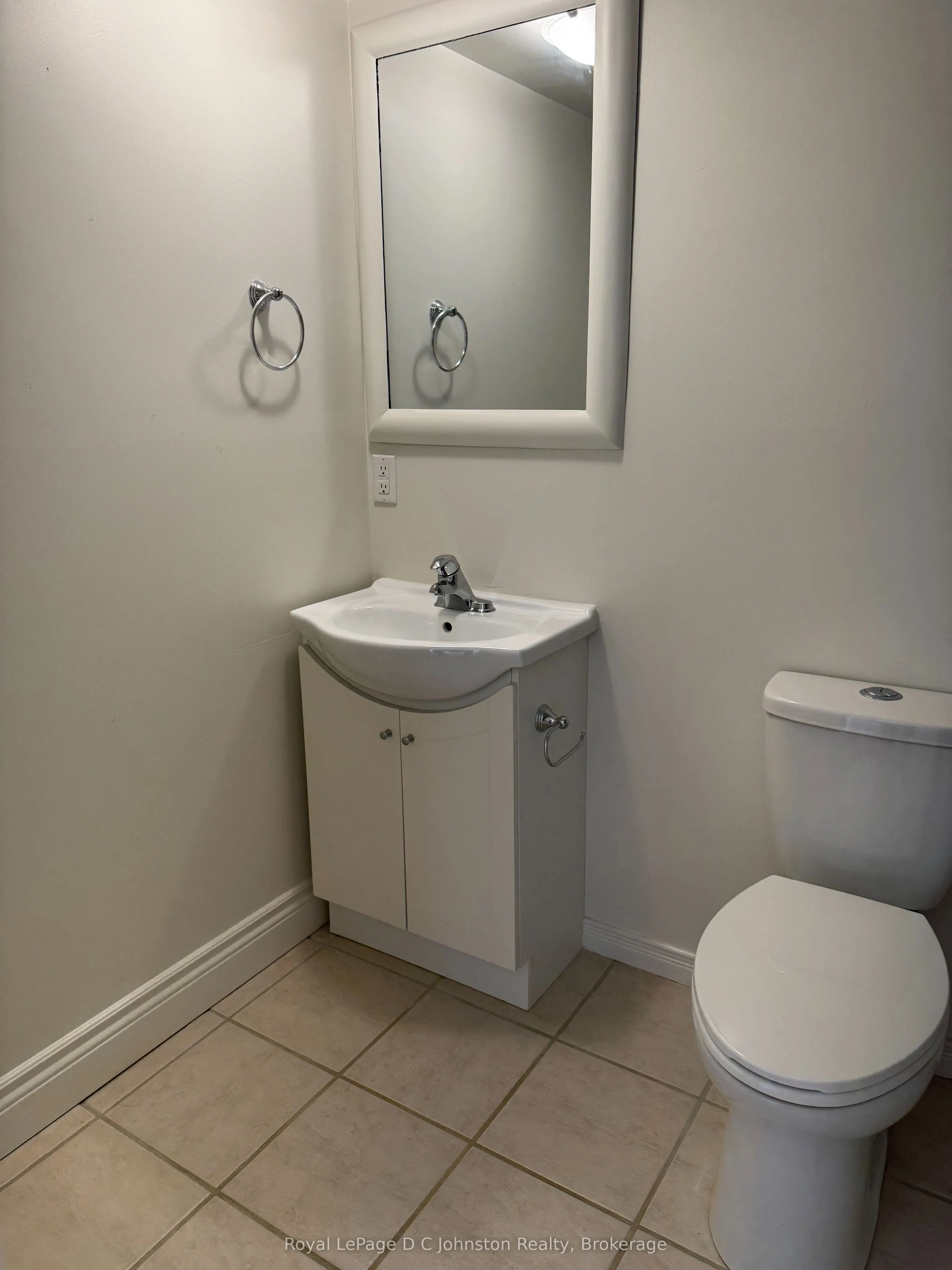 229 Adelaide Street, #303