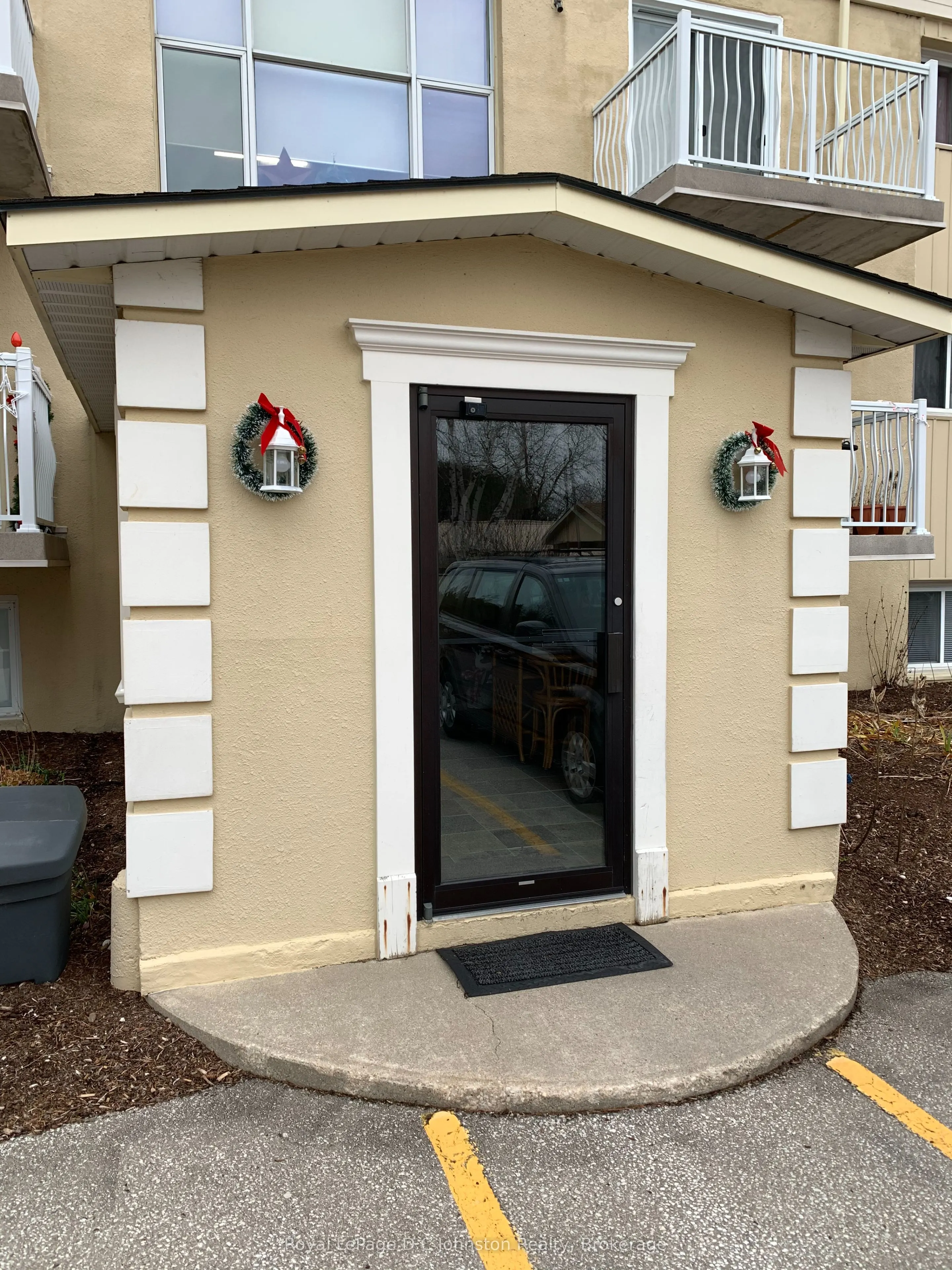 229 Adelaide Street, #303