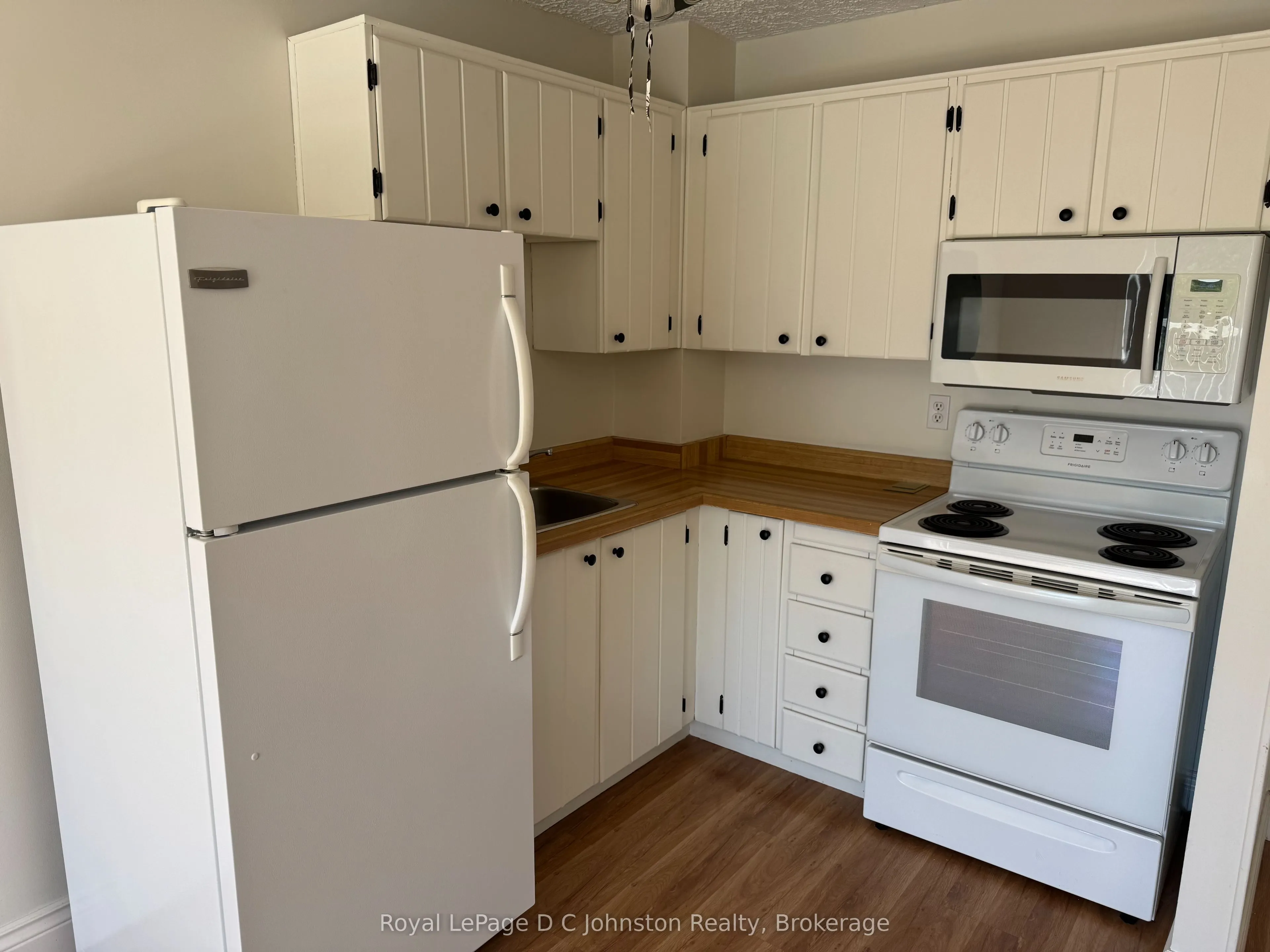 229 Adelaide Street, #303