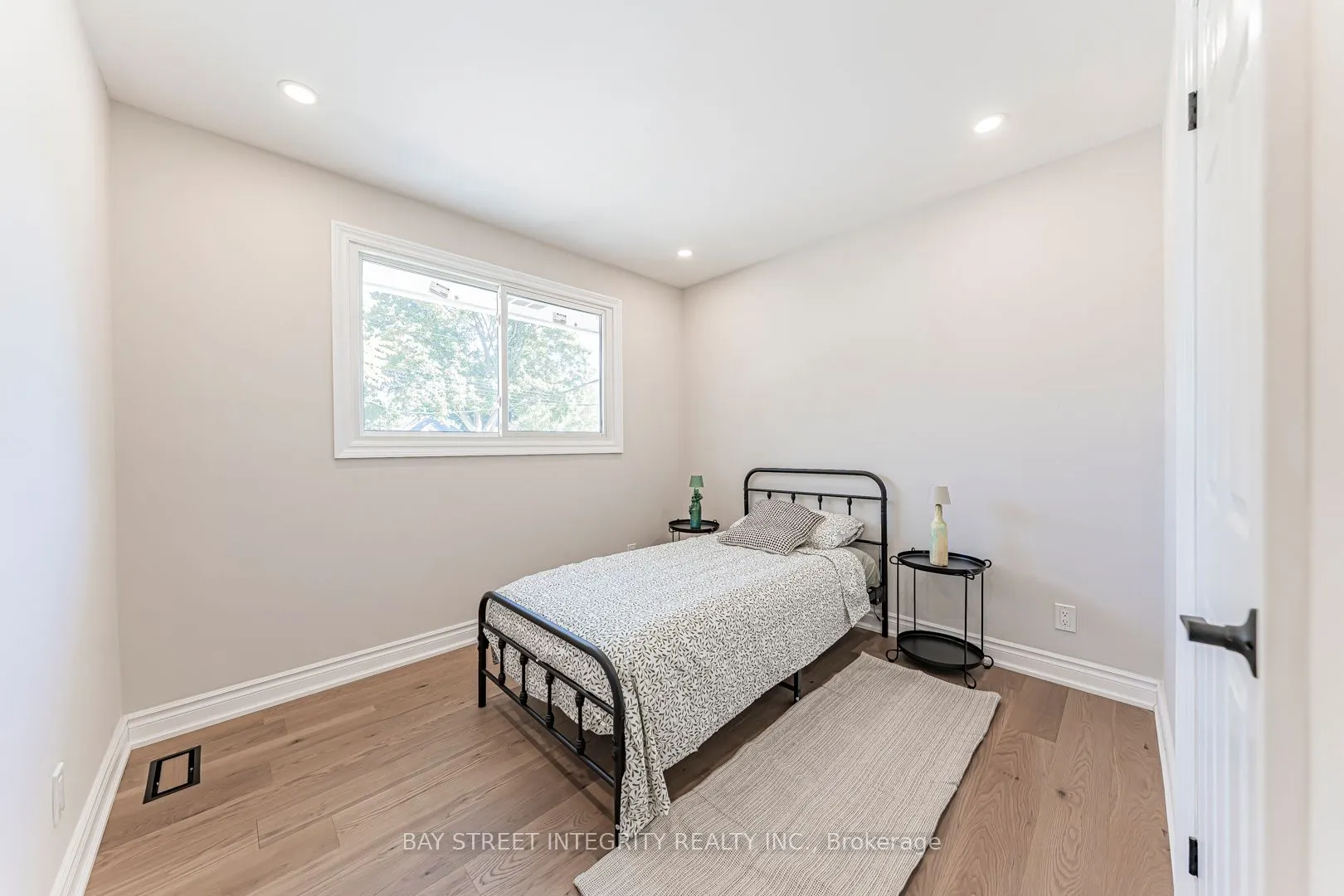 323 Clifton Road