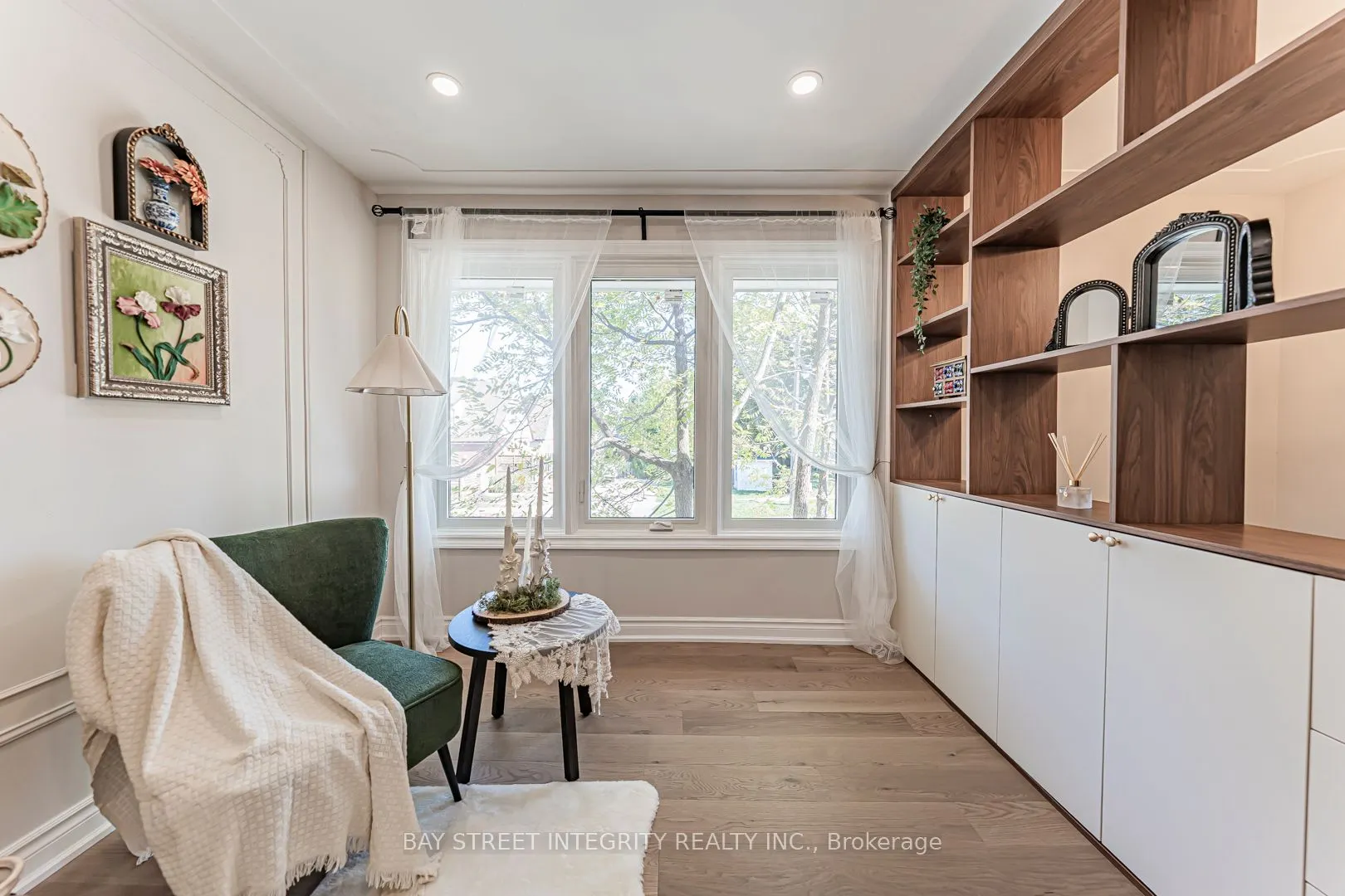 323 Clifton Road