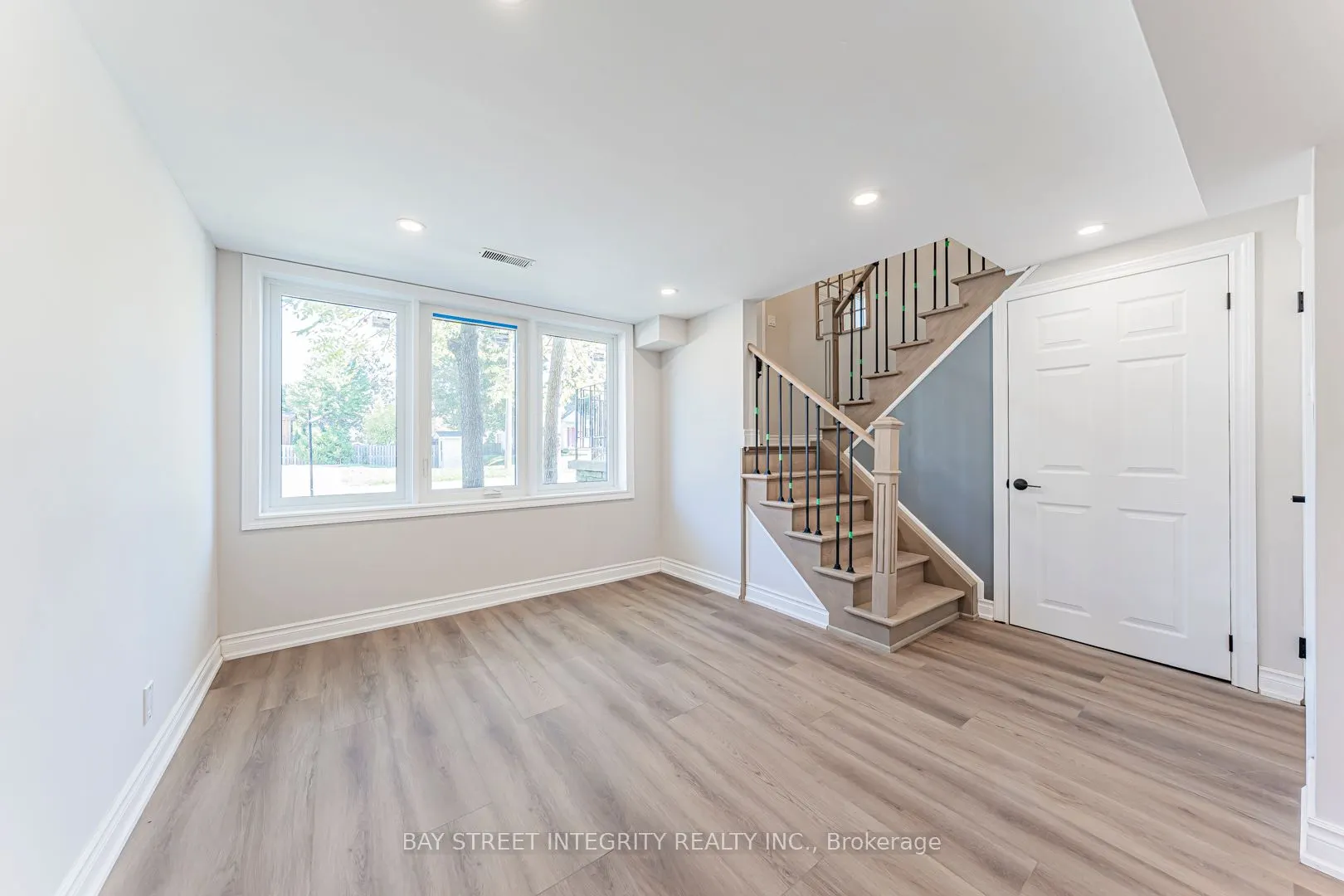 323 Clifton Road