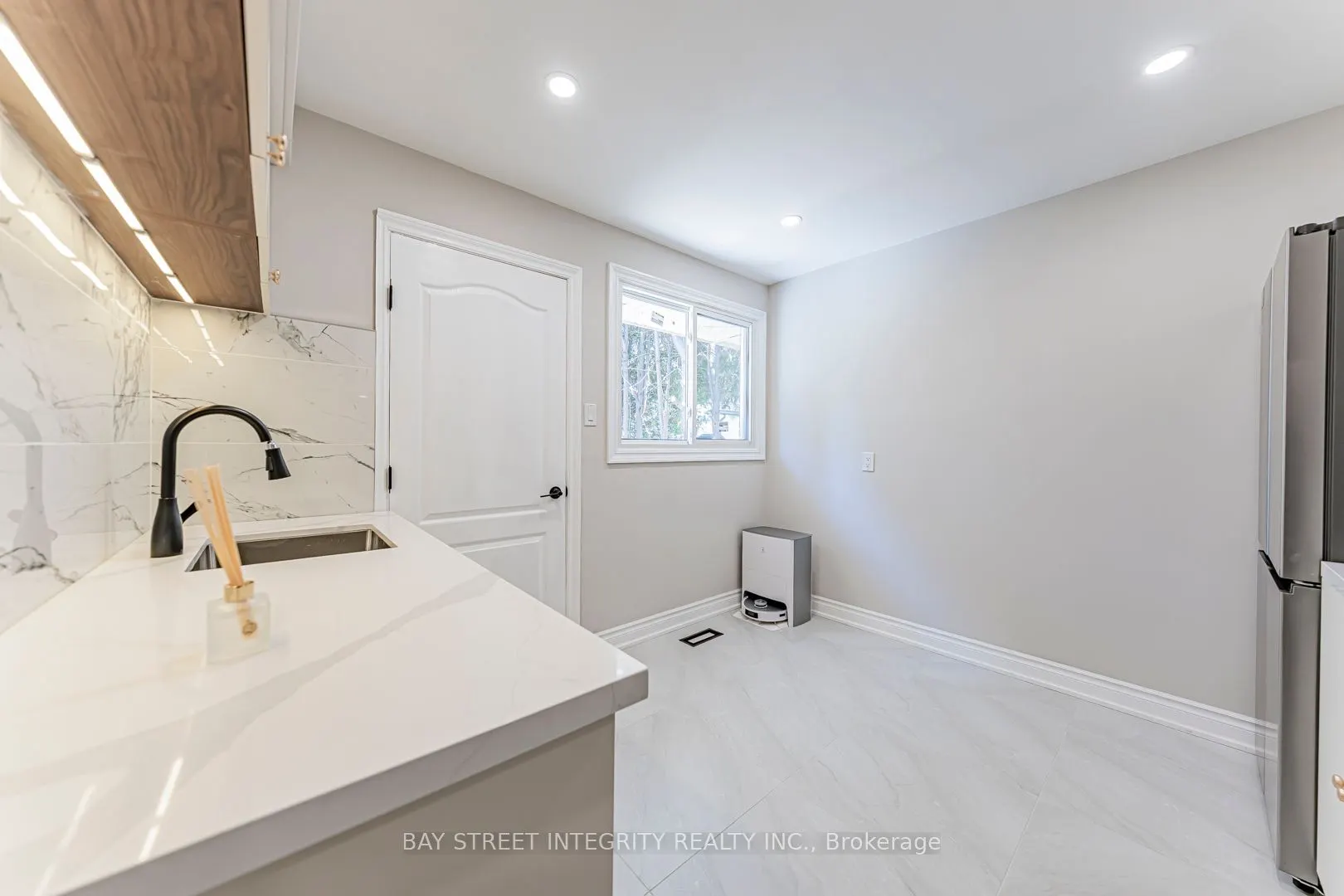 323 Clifton Road