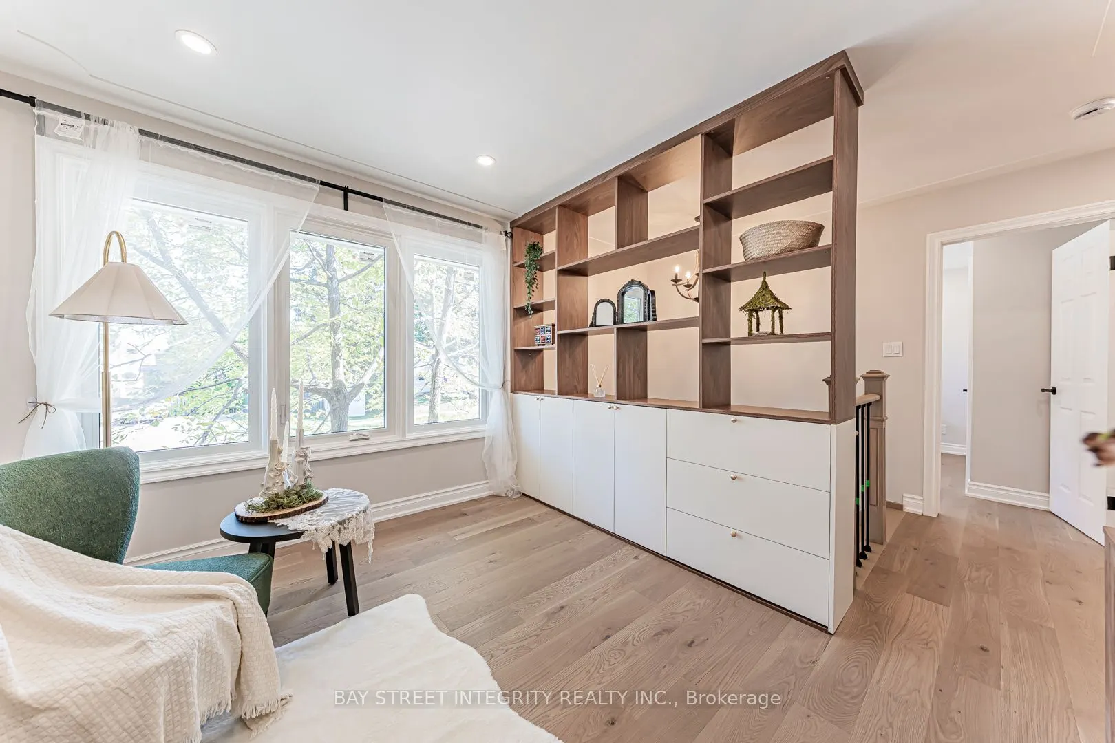 323 Clifton Road