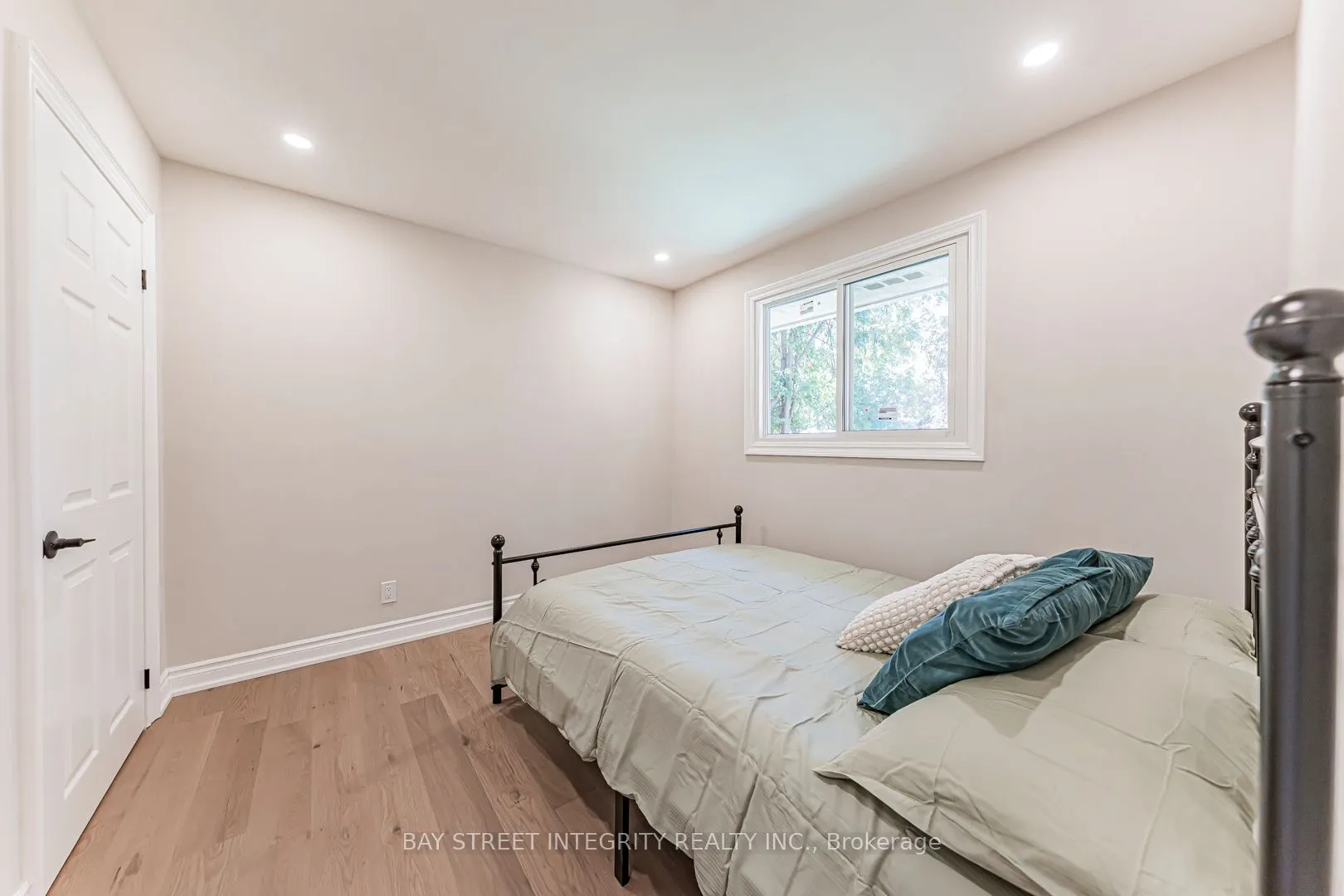 323 Clifton Road