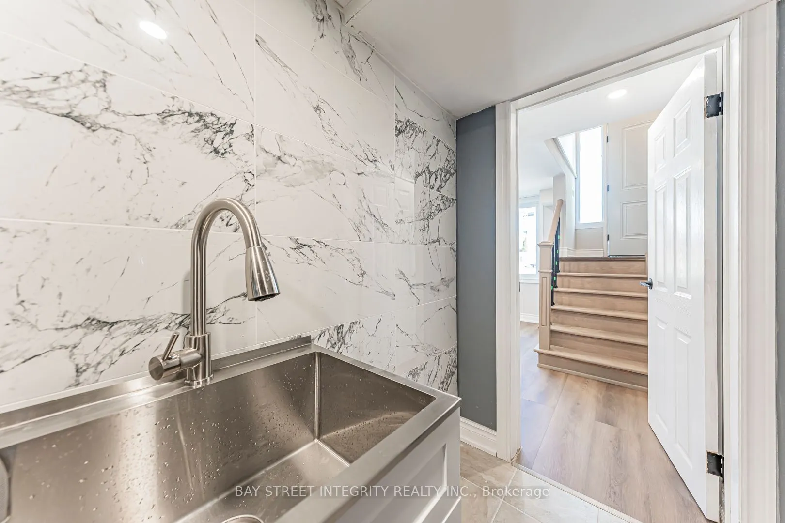 323 Clifton Road