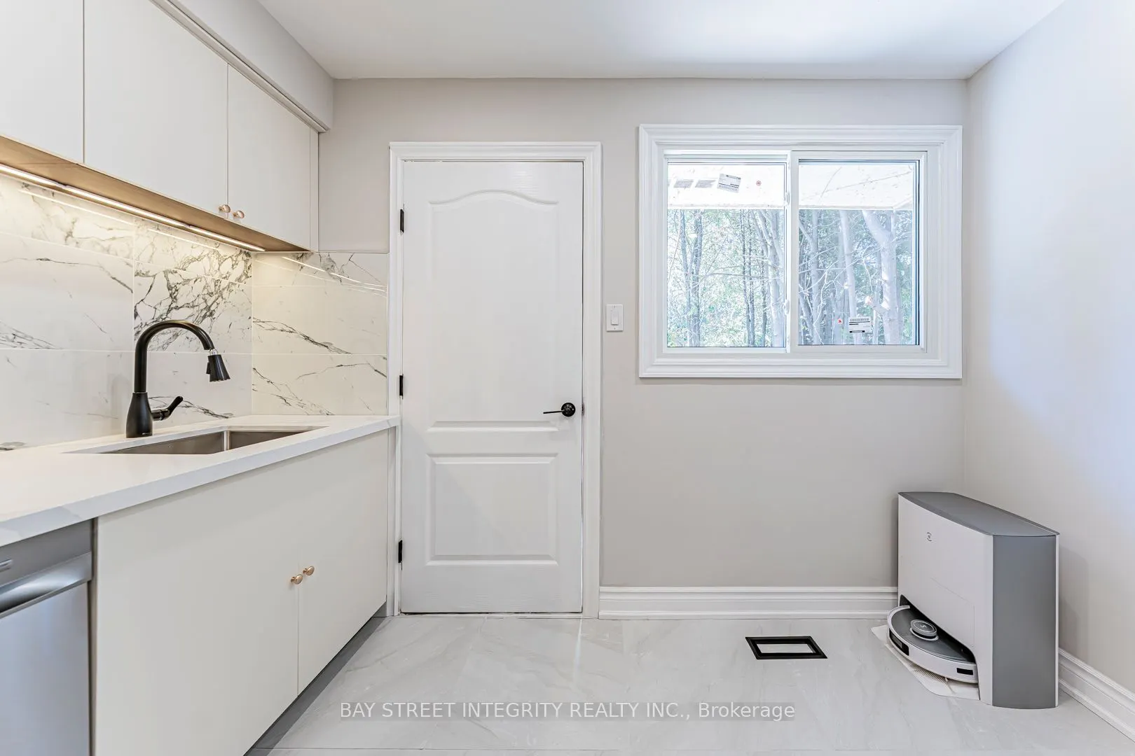 323 Clifton Road