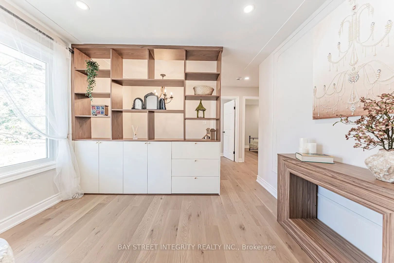 323 Clifton Road