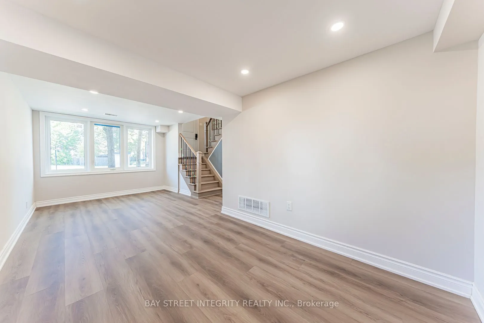 323 Clifton Road