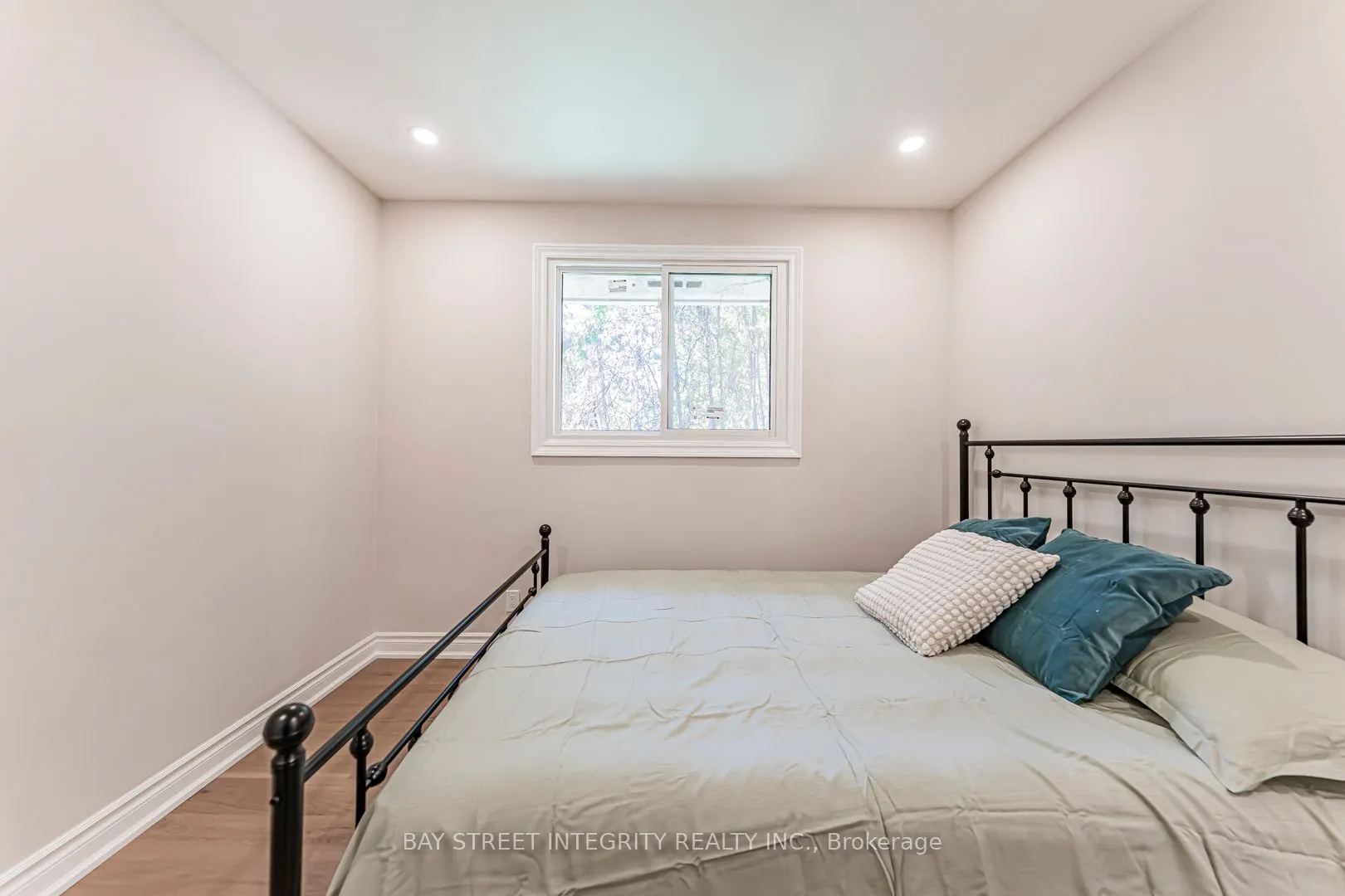 323 Clifton Road