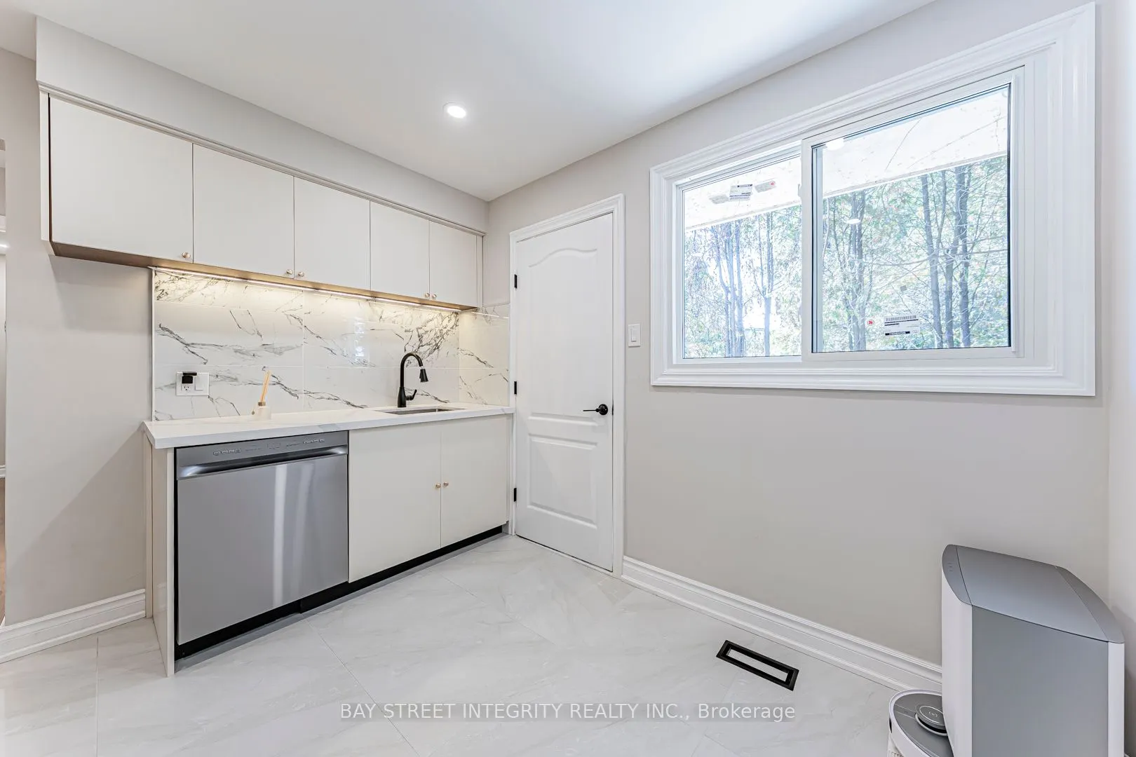 323 Clifton Road