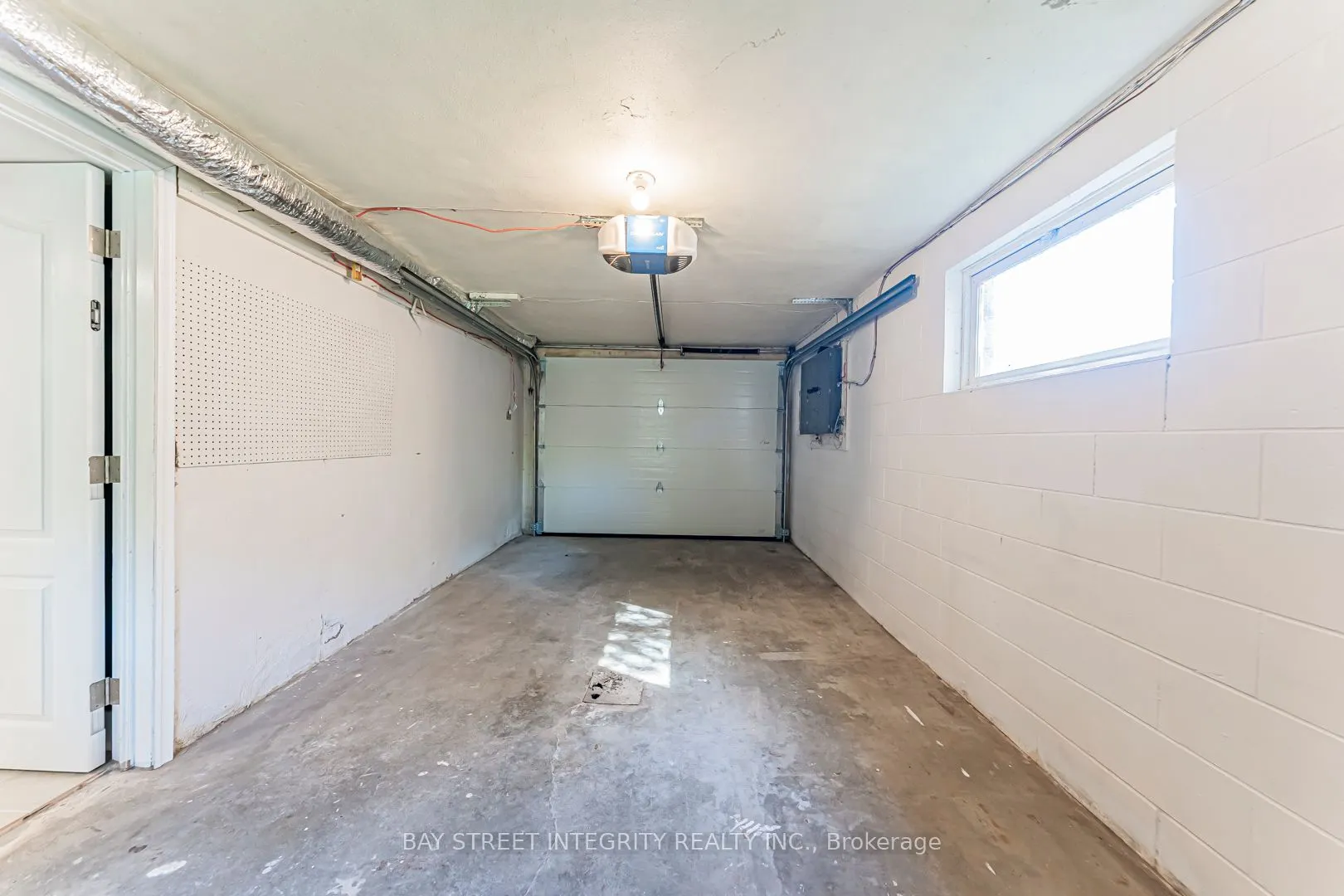323 Clifton Road