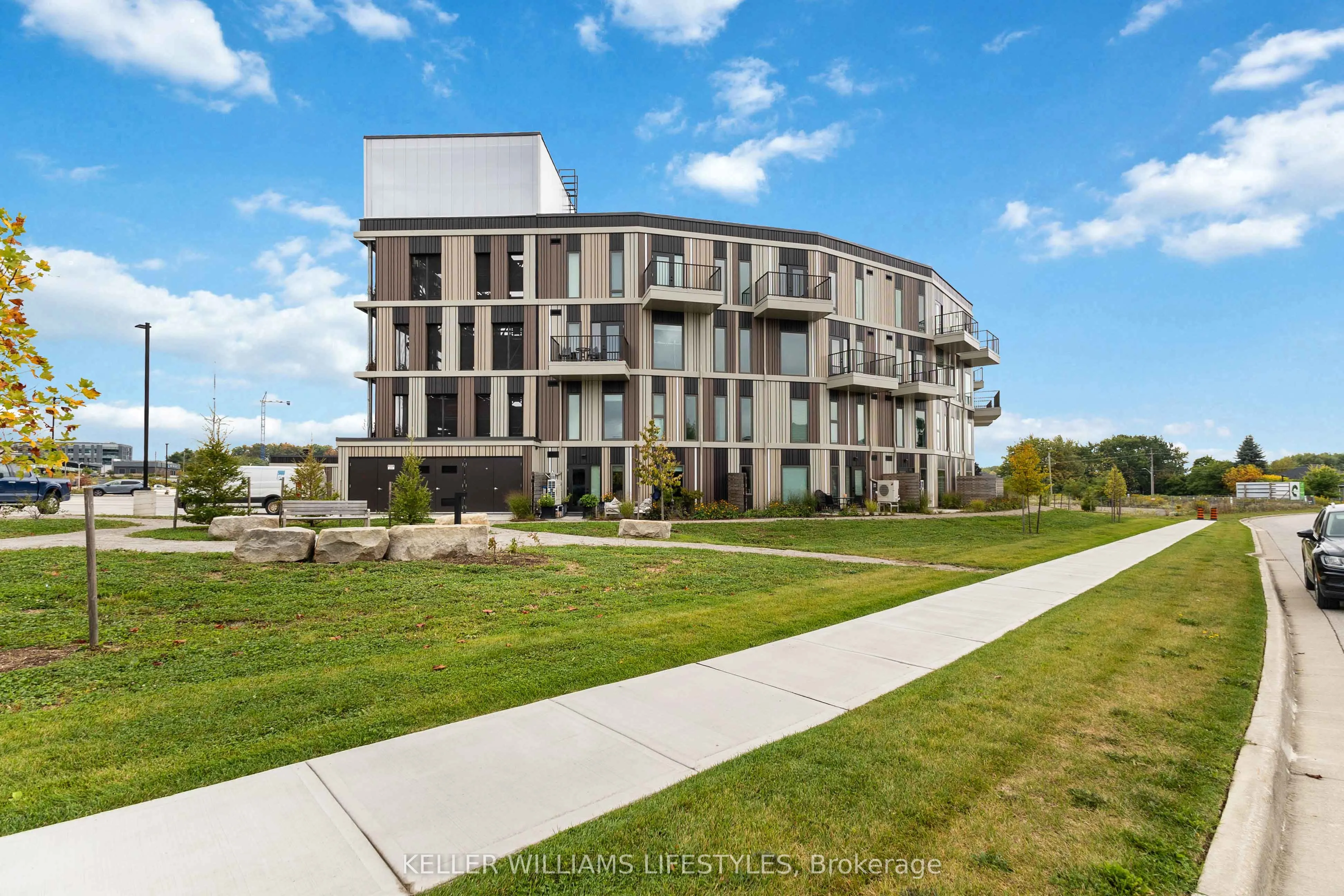 2082 Lumen Drive, #B117