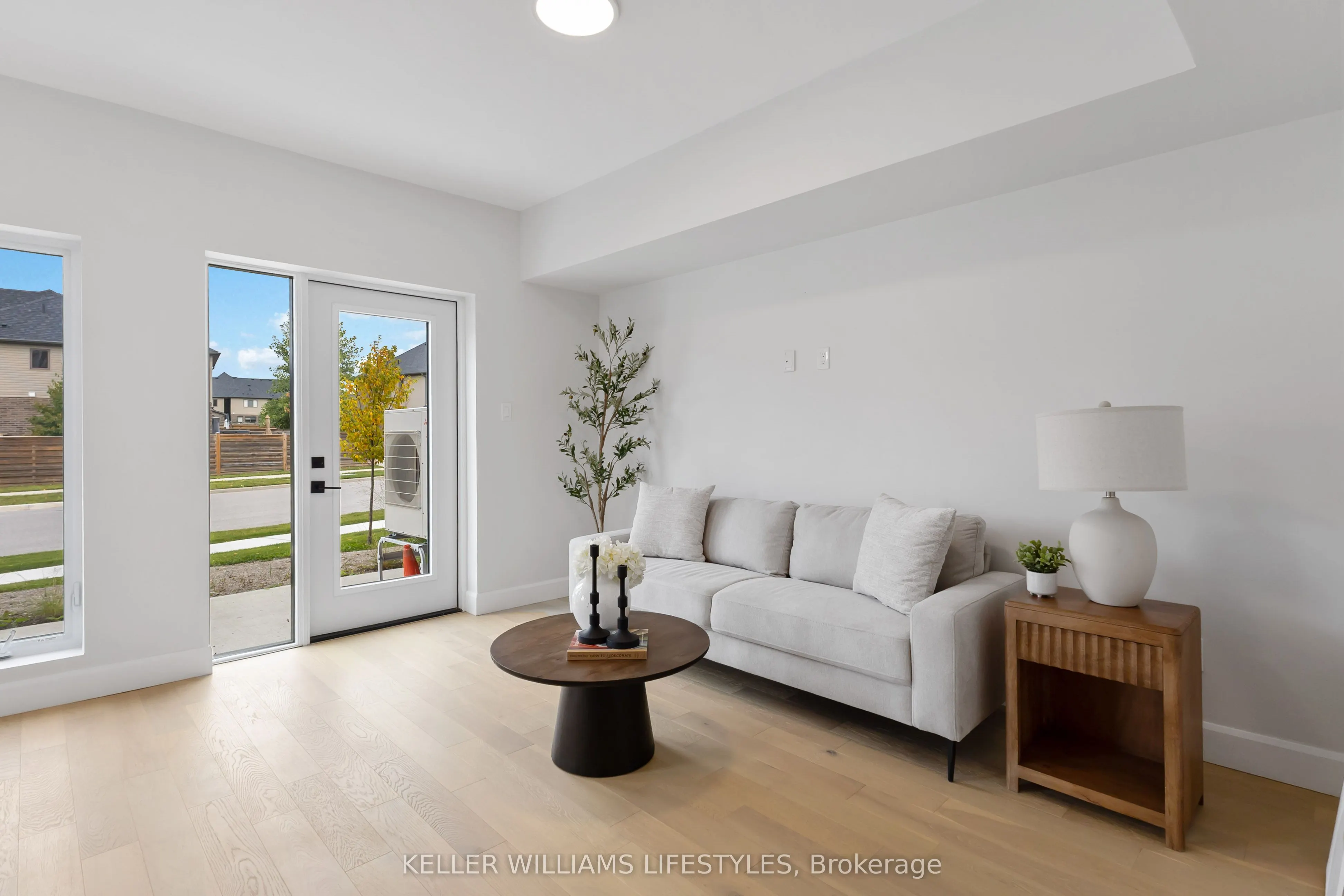 2082 Lumen Drive, #B117