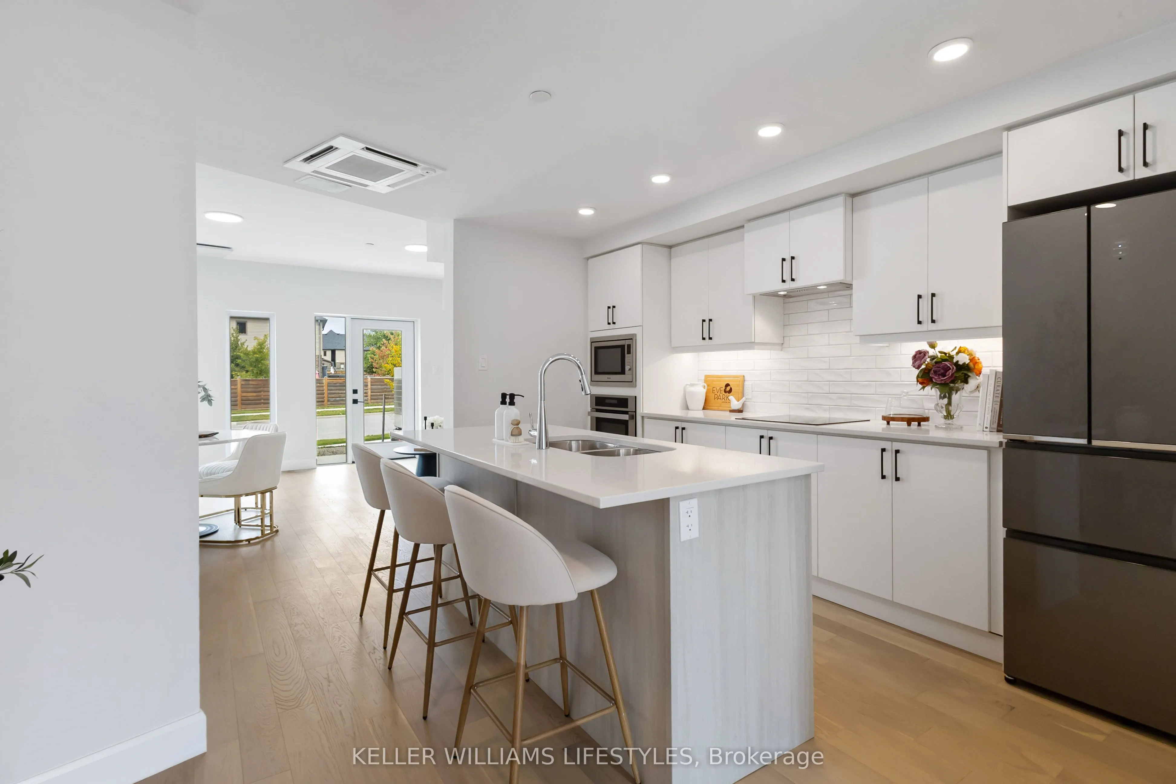 2082 Lumen Drive, #B117