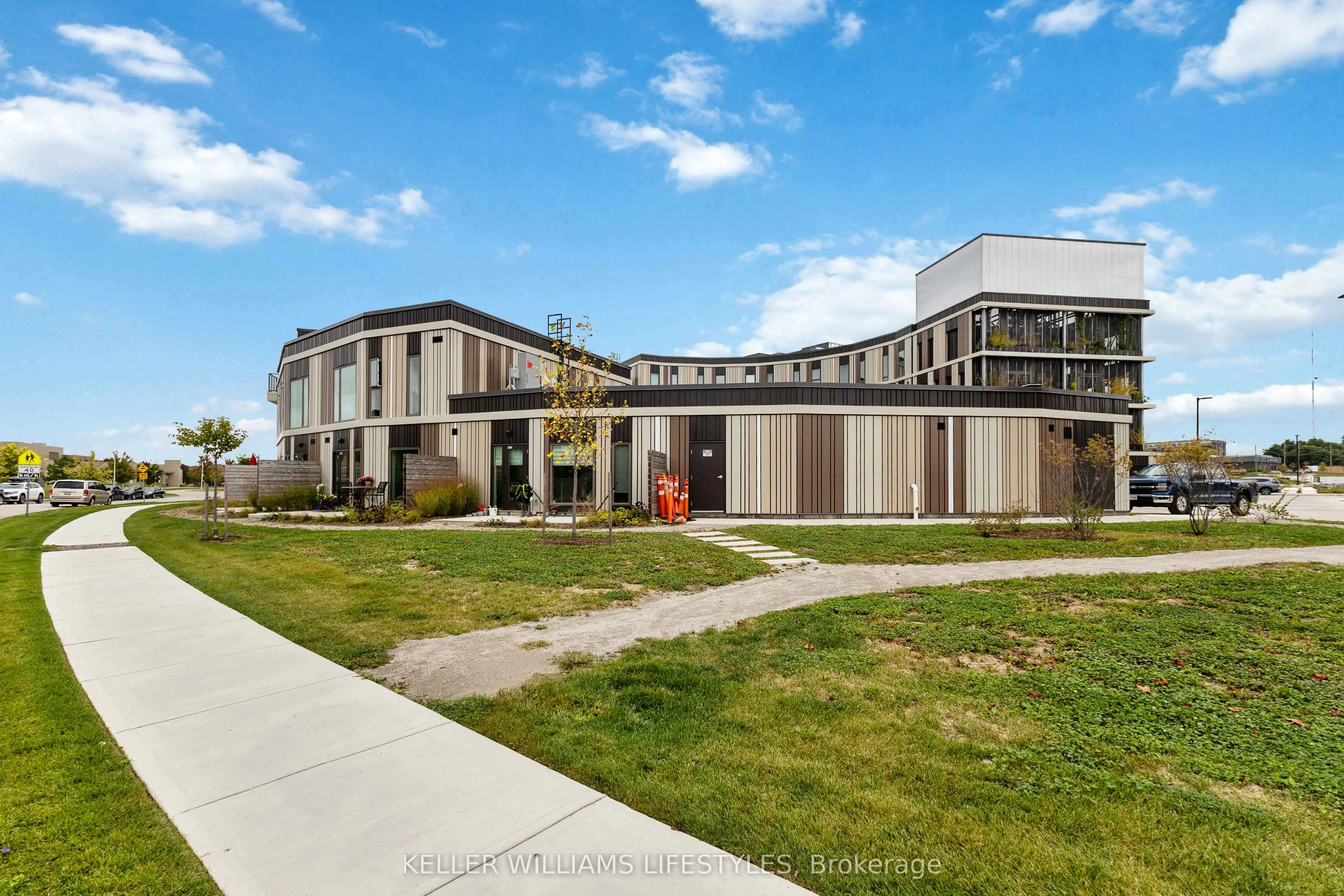 2082 Lumen Drive, #B117