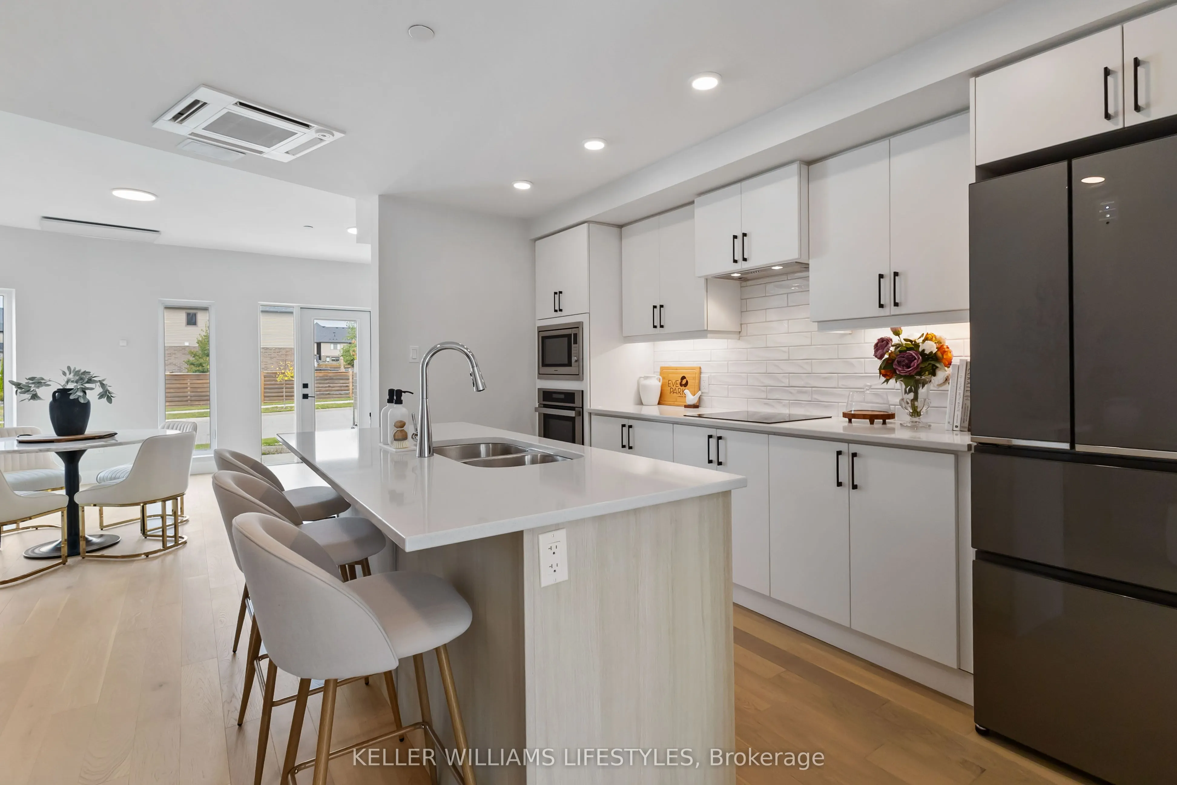 2082 Lumen Drive, #B117