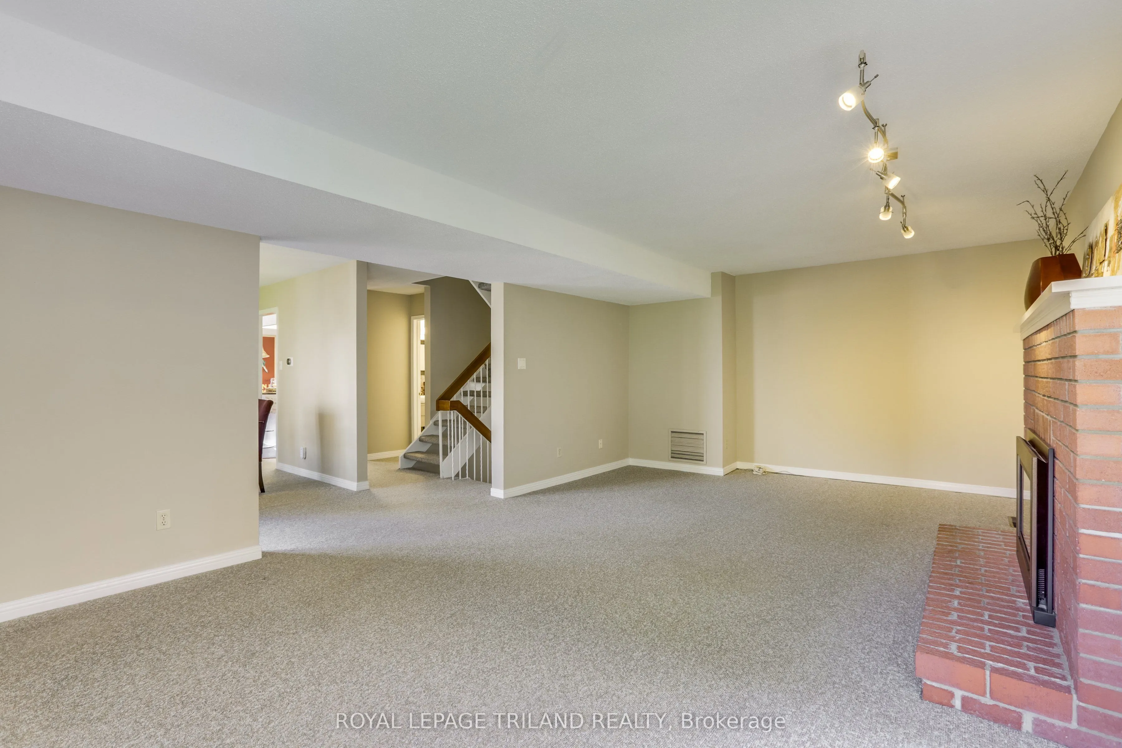 703 WINDERMERE Road, #77