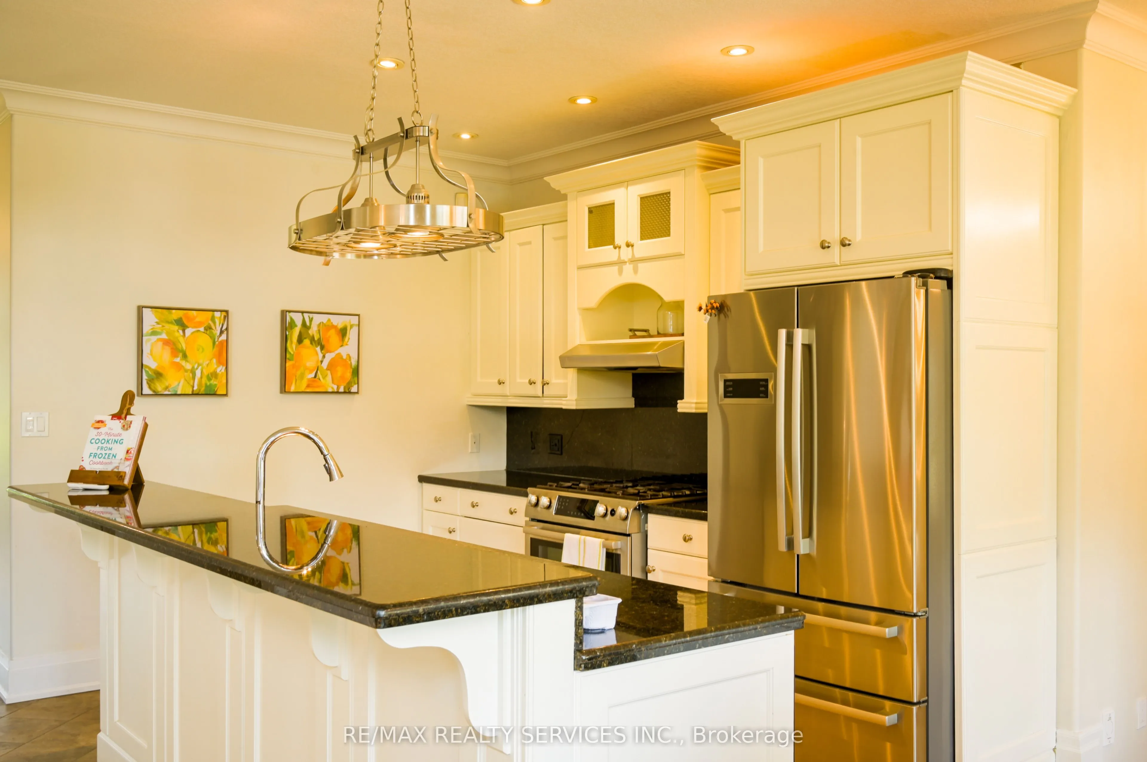 214 & 218 Maple Avenue S