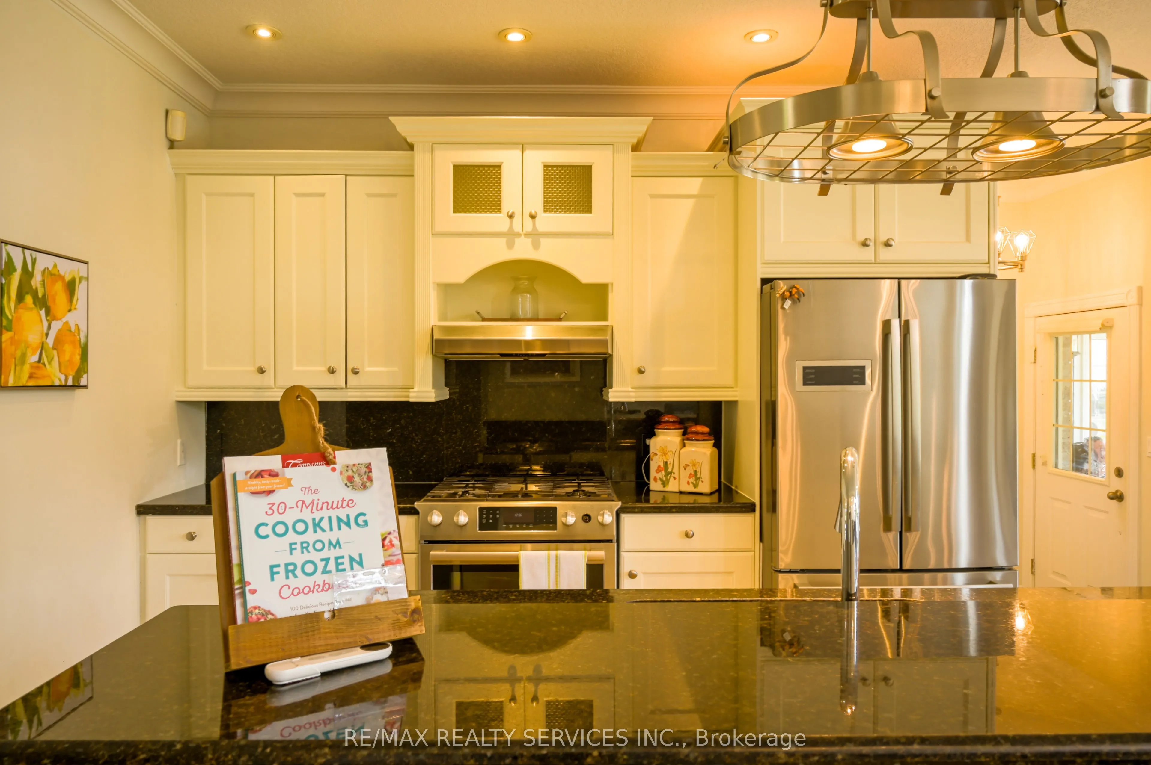 214 & 218 Maple Avenue S