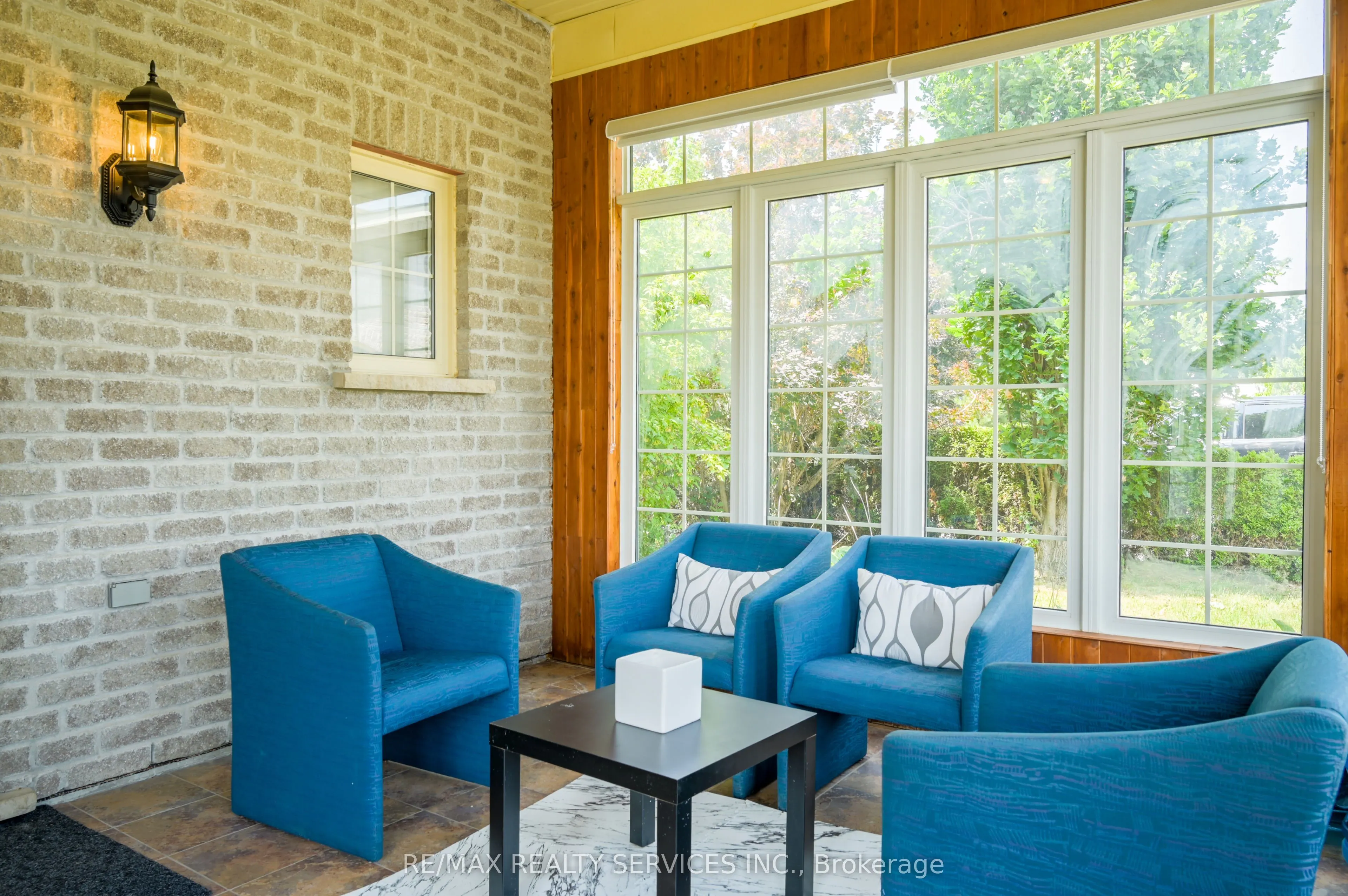214 & 218 Maple Avenue S