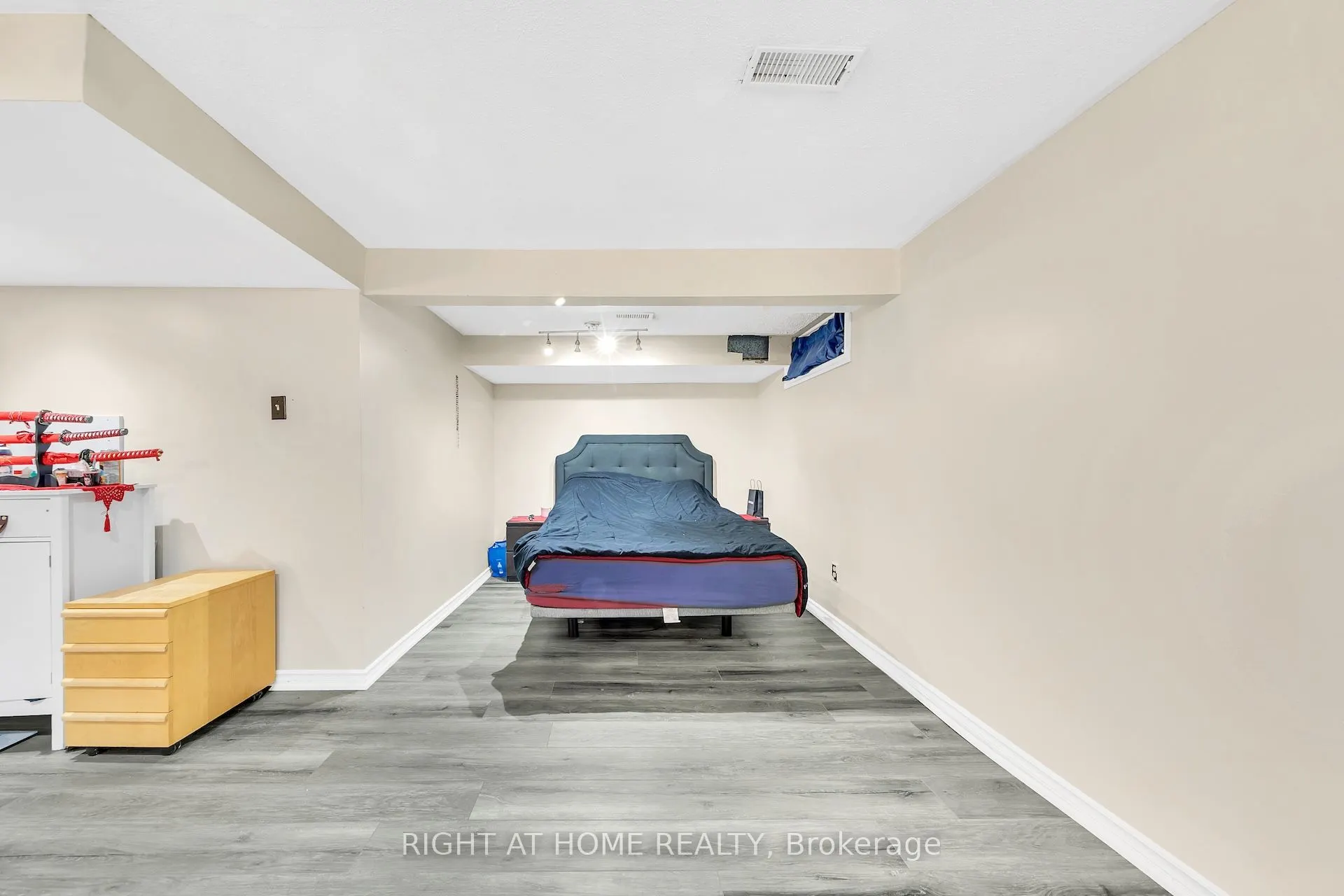 1460 Garth Street W, #6