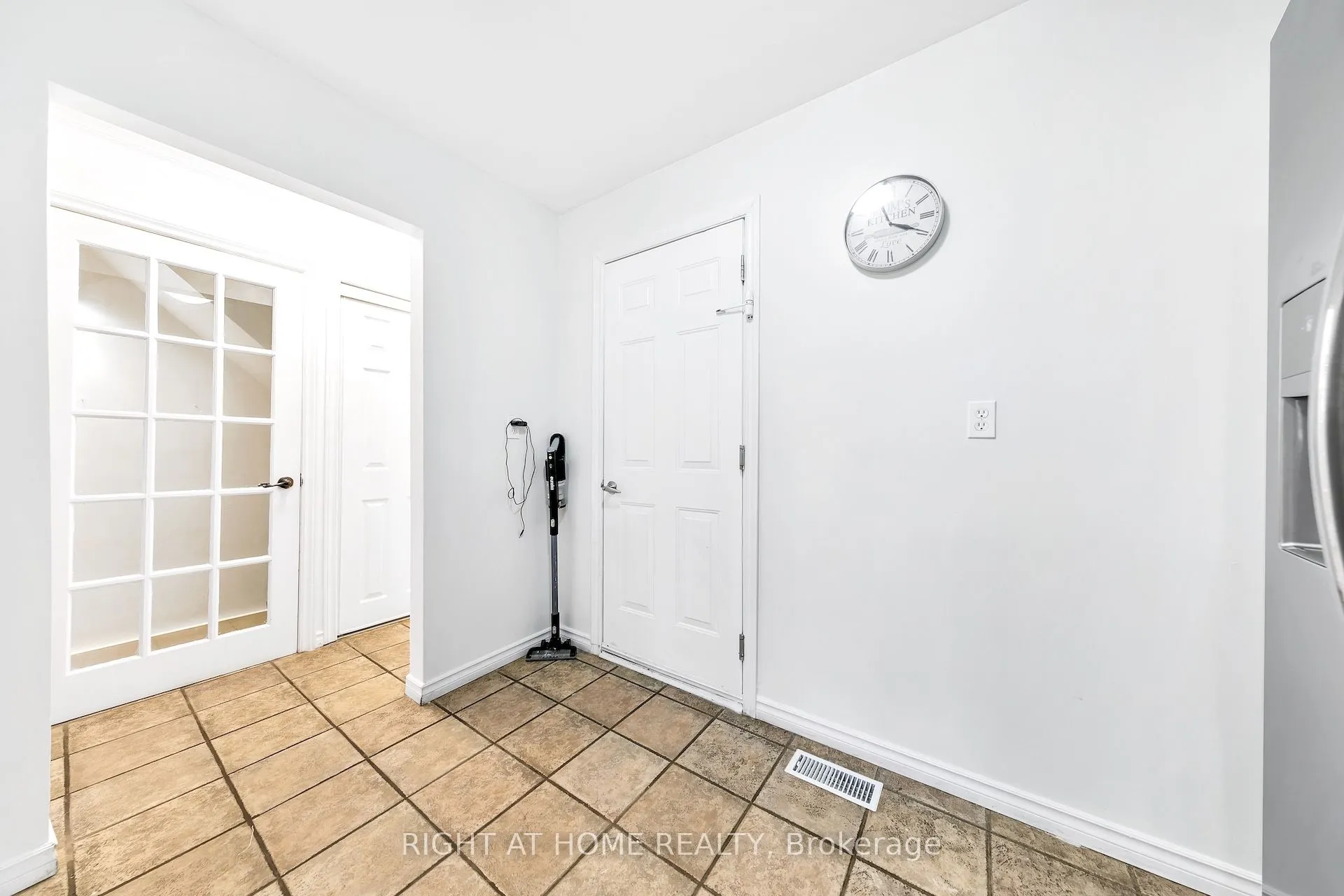 1460 Garth Street W, #6