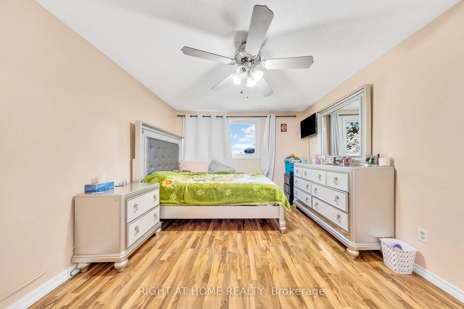 1460 Garth Street W, #6