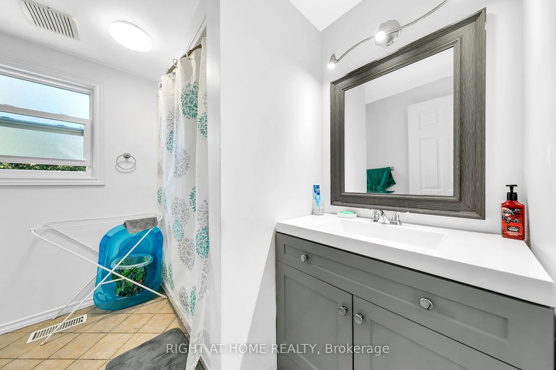 1460 Garth Street W, #6