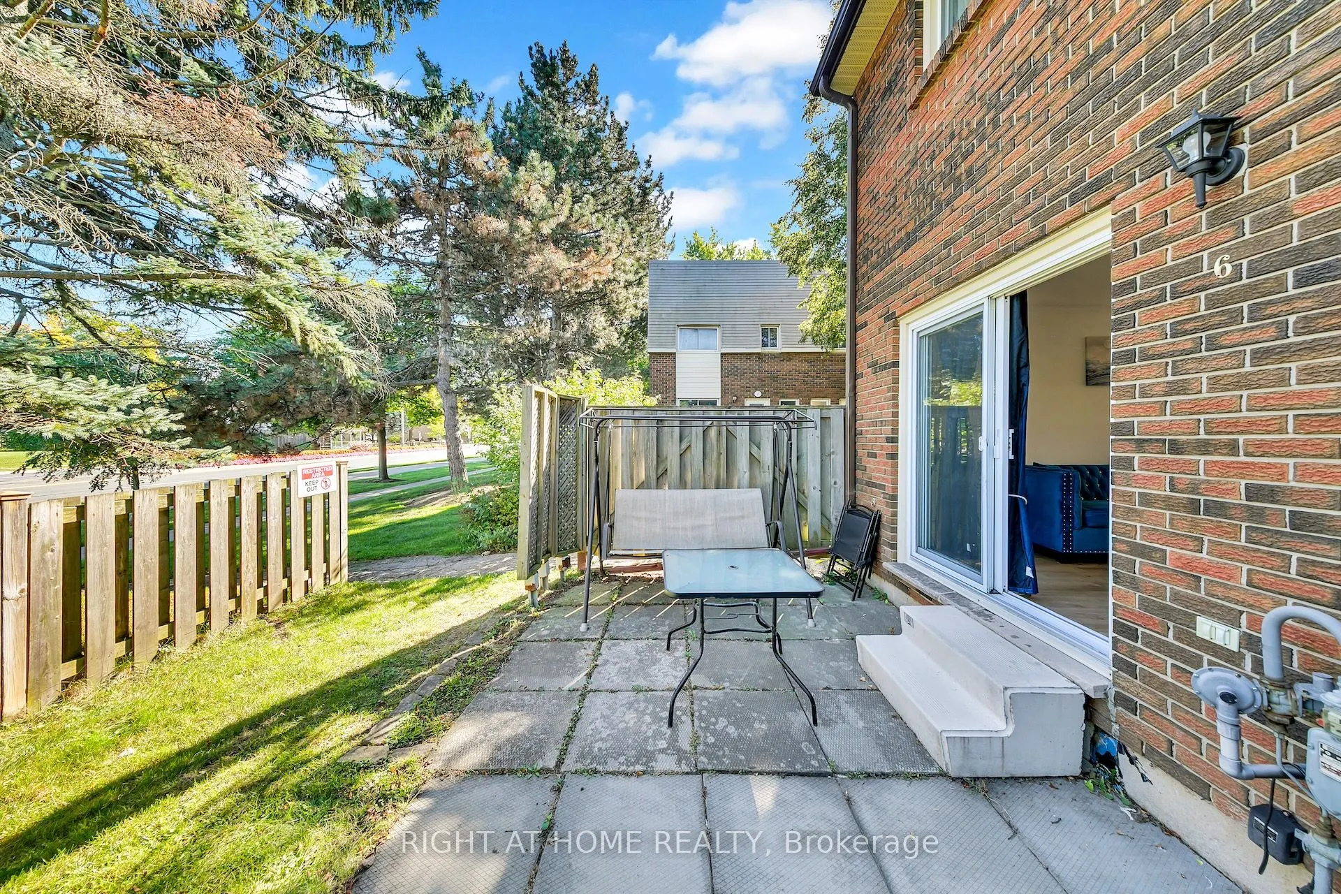 1460 Garth Street W, #6
