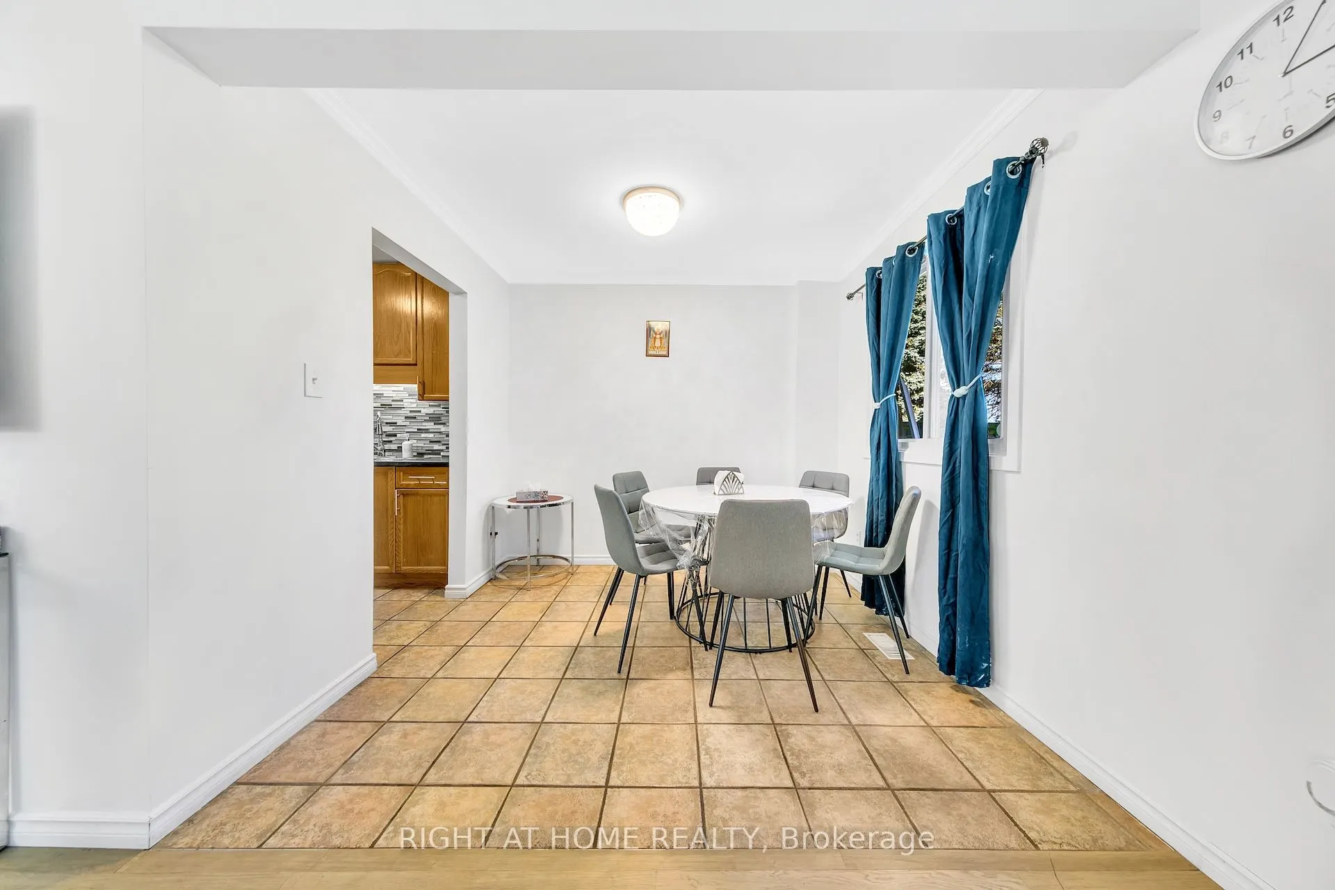 1460 Garth Street W, #6