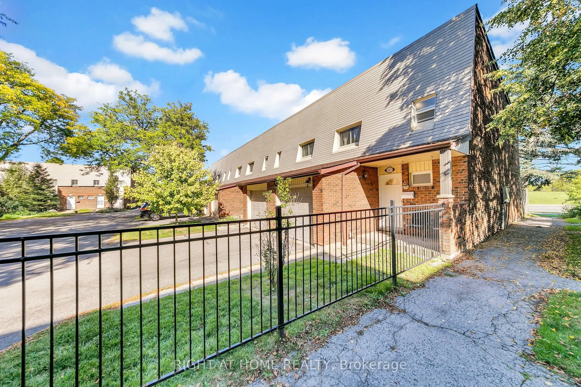 1460 Garth Street W, #6