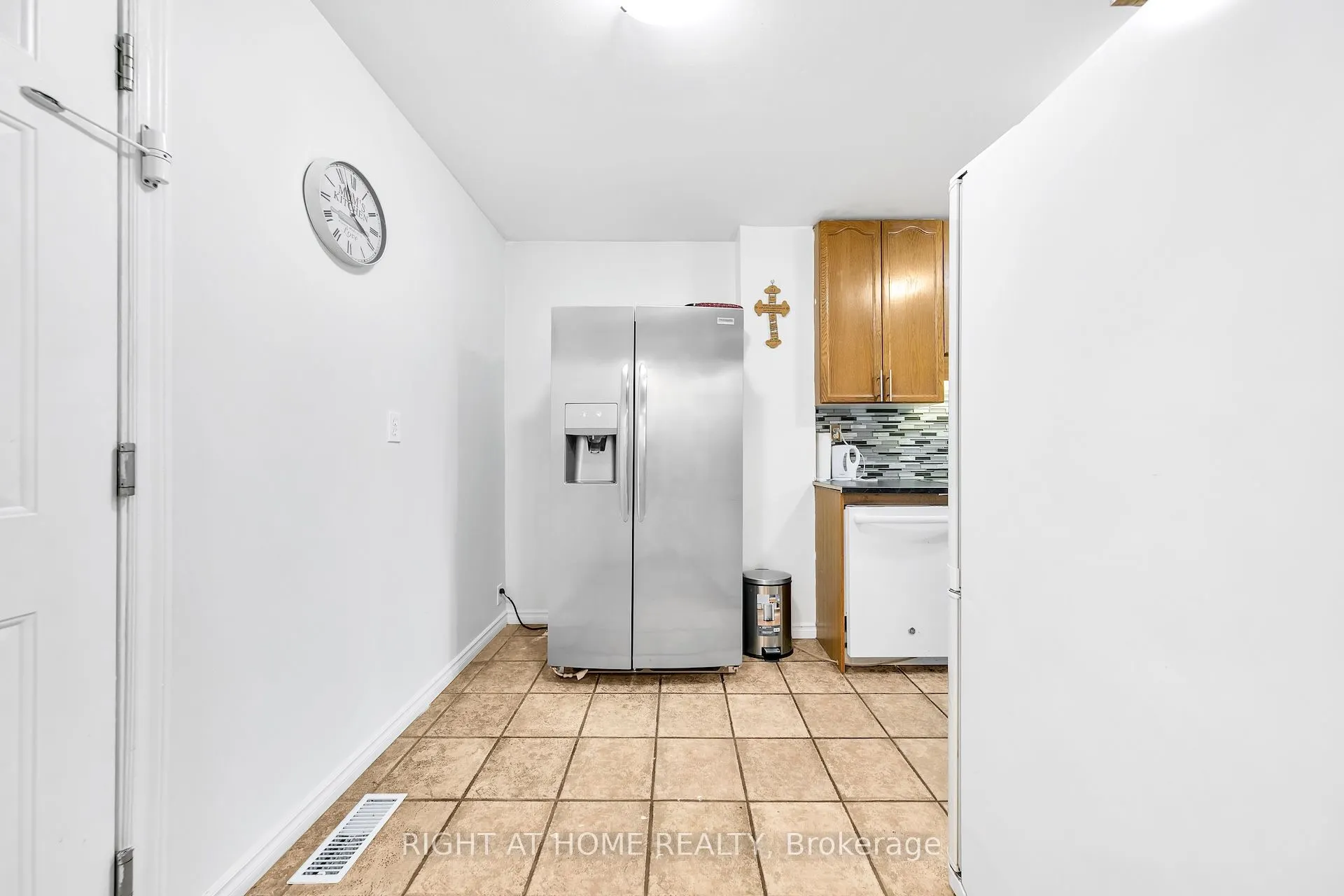 1460 Garth Street W, #6