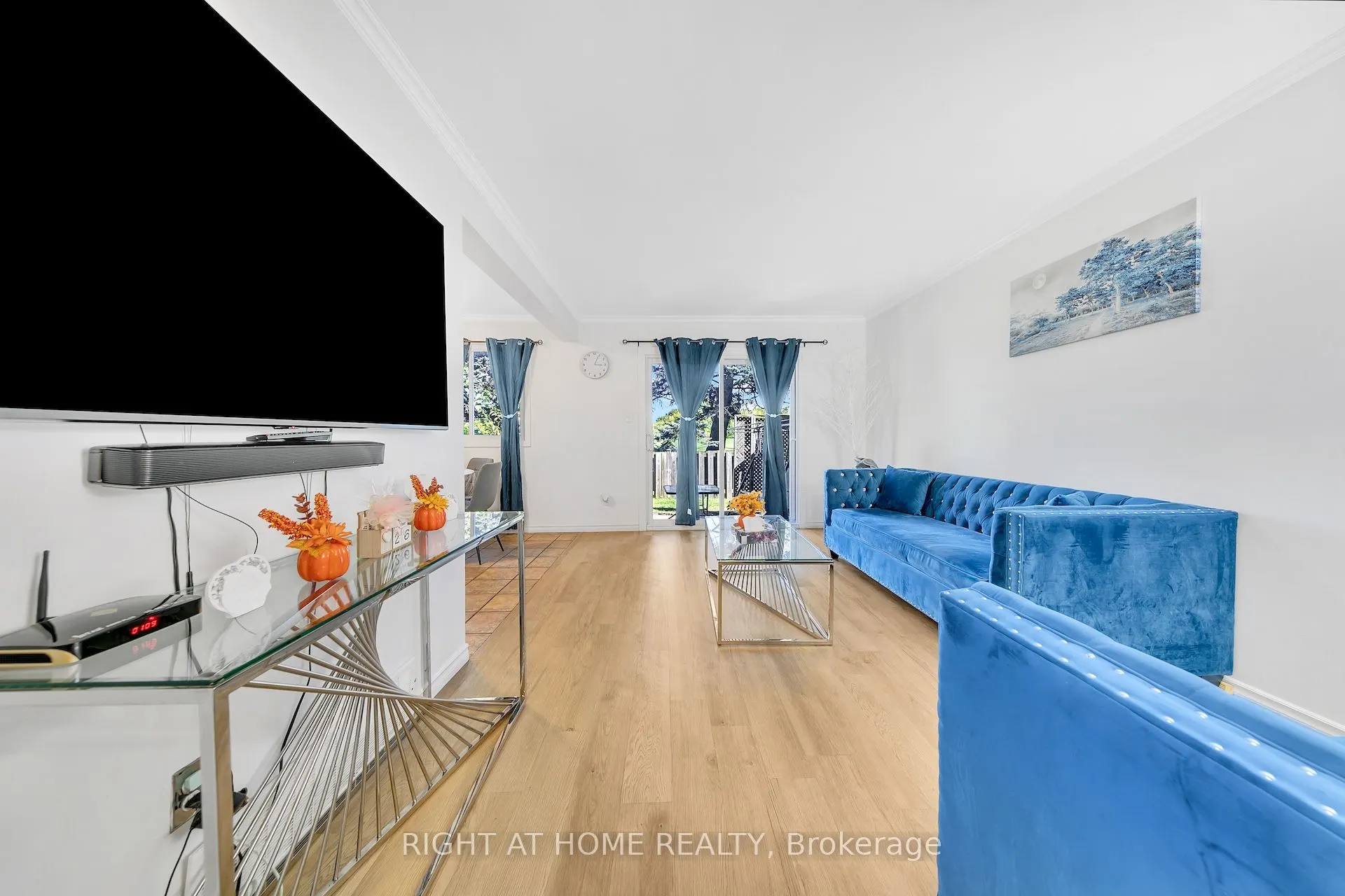 1460 Garth Street W, #6
